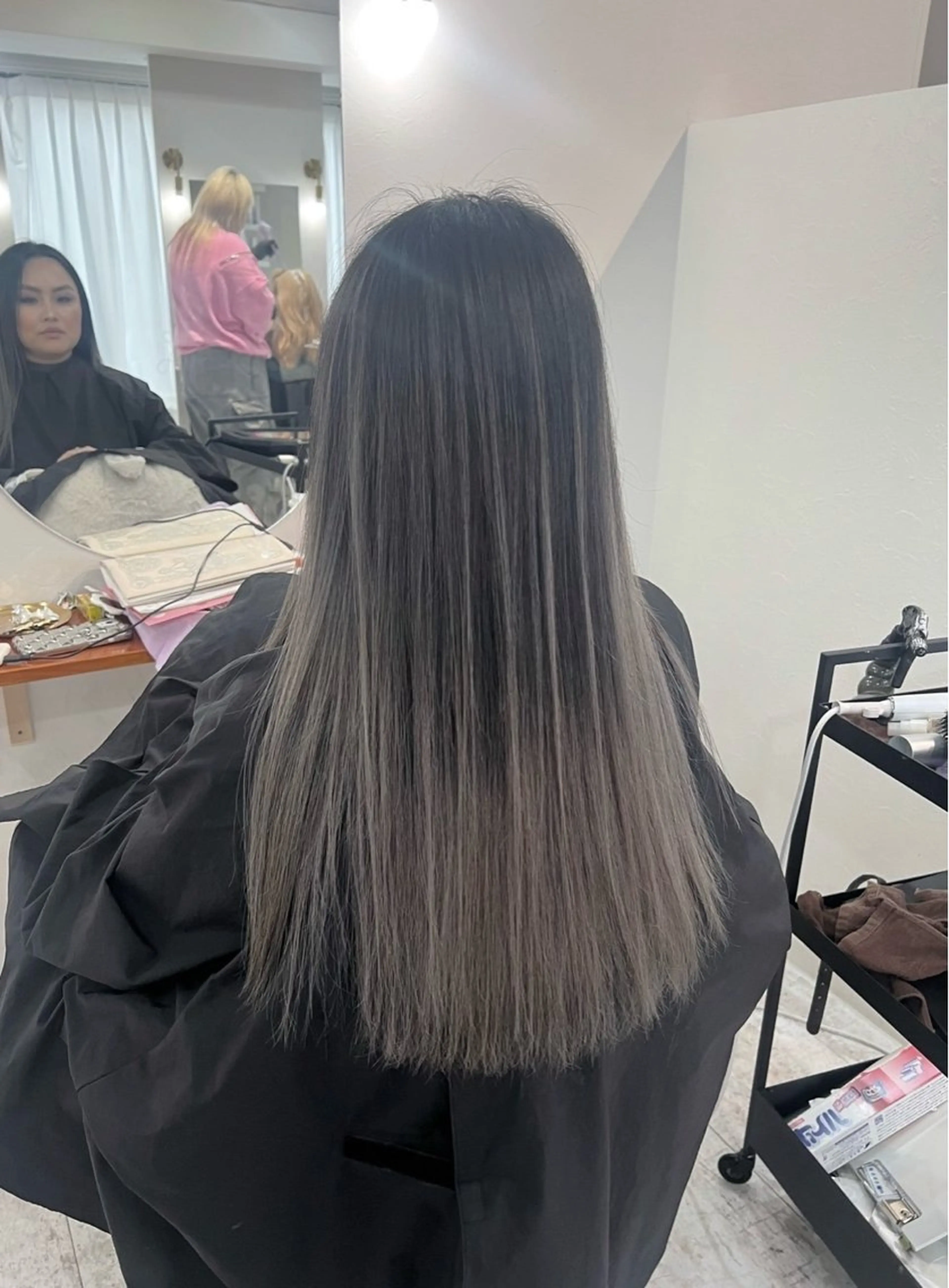 ロング カラー バレイヤージュ グレージュ レイヤーカット ヘアカラー トリートメント ROBIN所属・指名数No.1 /NAOYAのヘアスタイル