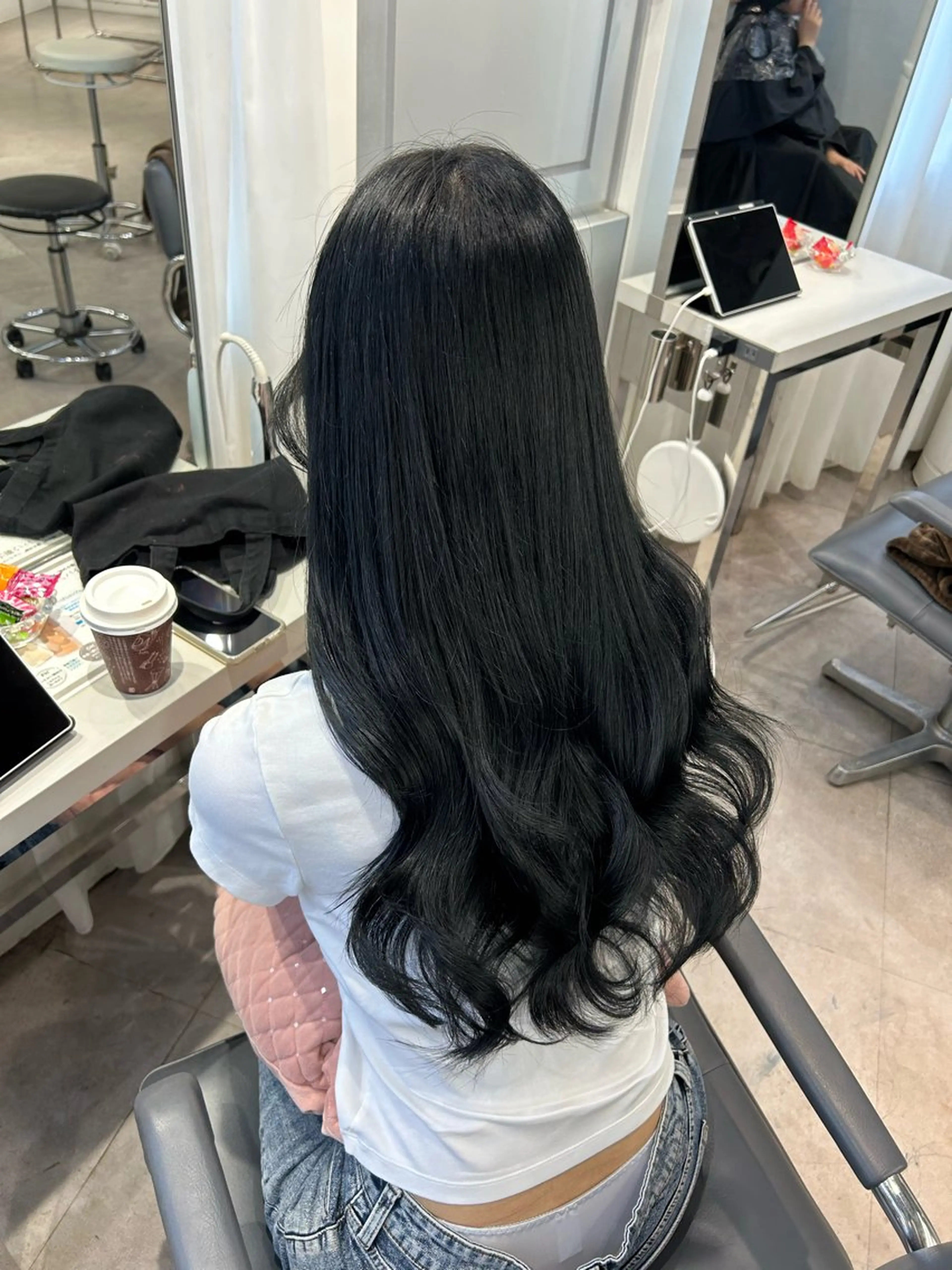 ロング カラー 黒髪 ブリーチ ブルーカラー ブルーブラック 透明感カラー カット ヘアカラー トリートメント 🤍YUKI 韓国 艶髪 🤍のヘアスタイル