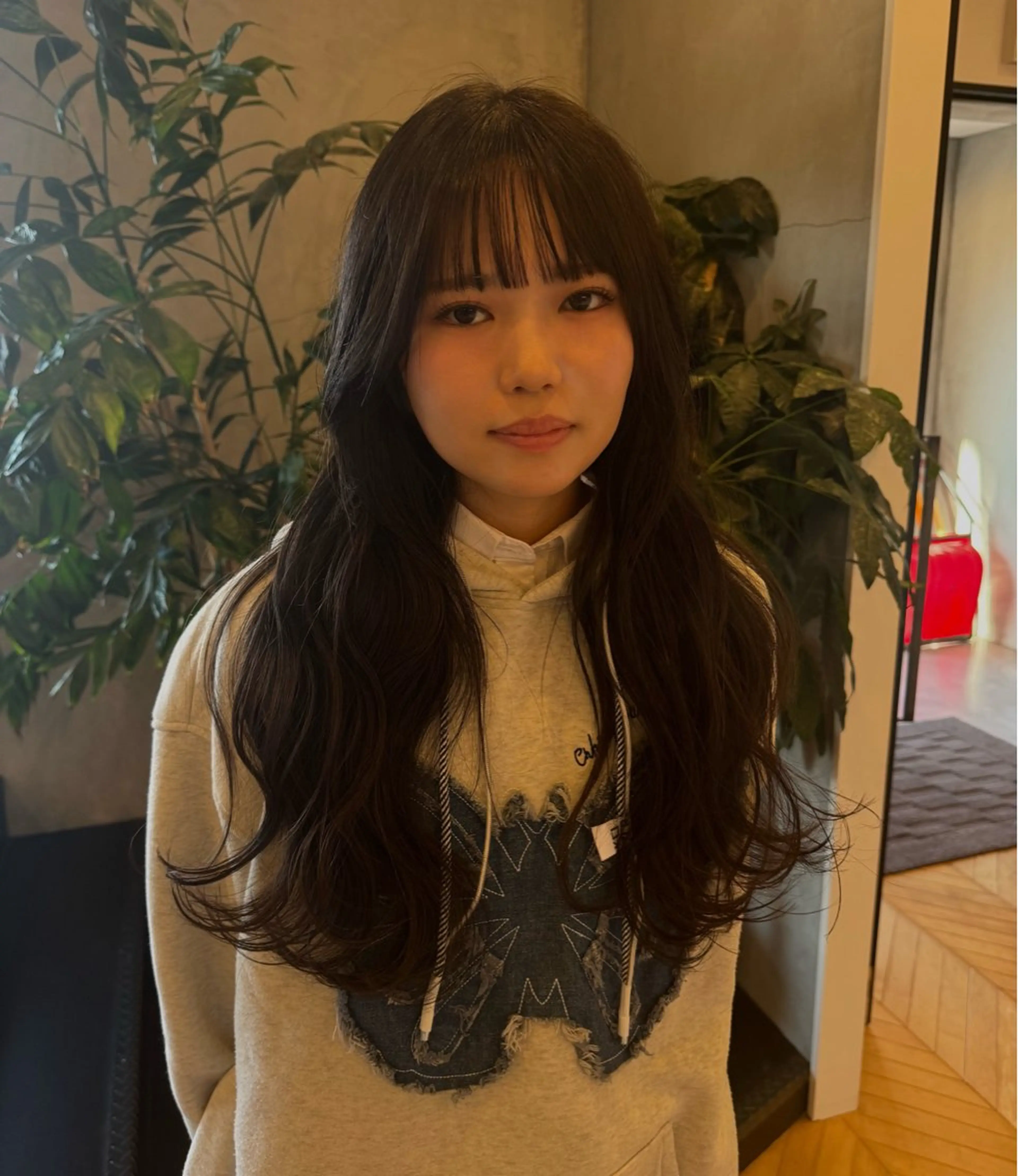 ロング ベージュカラー/長岡 レイヤーカット/コウのヘアスタイル