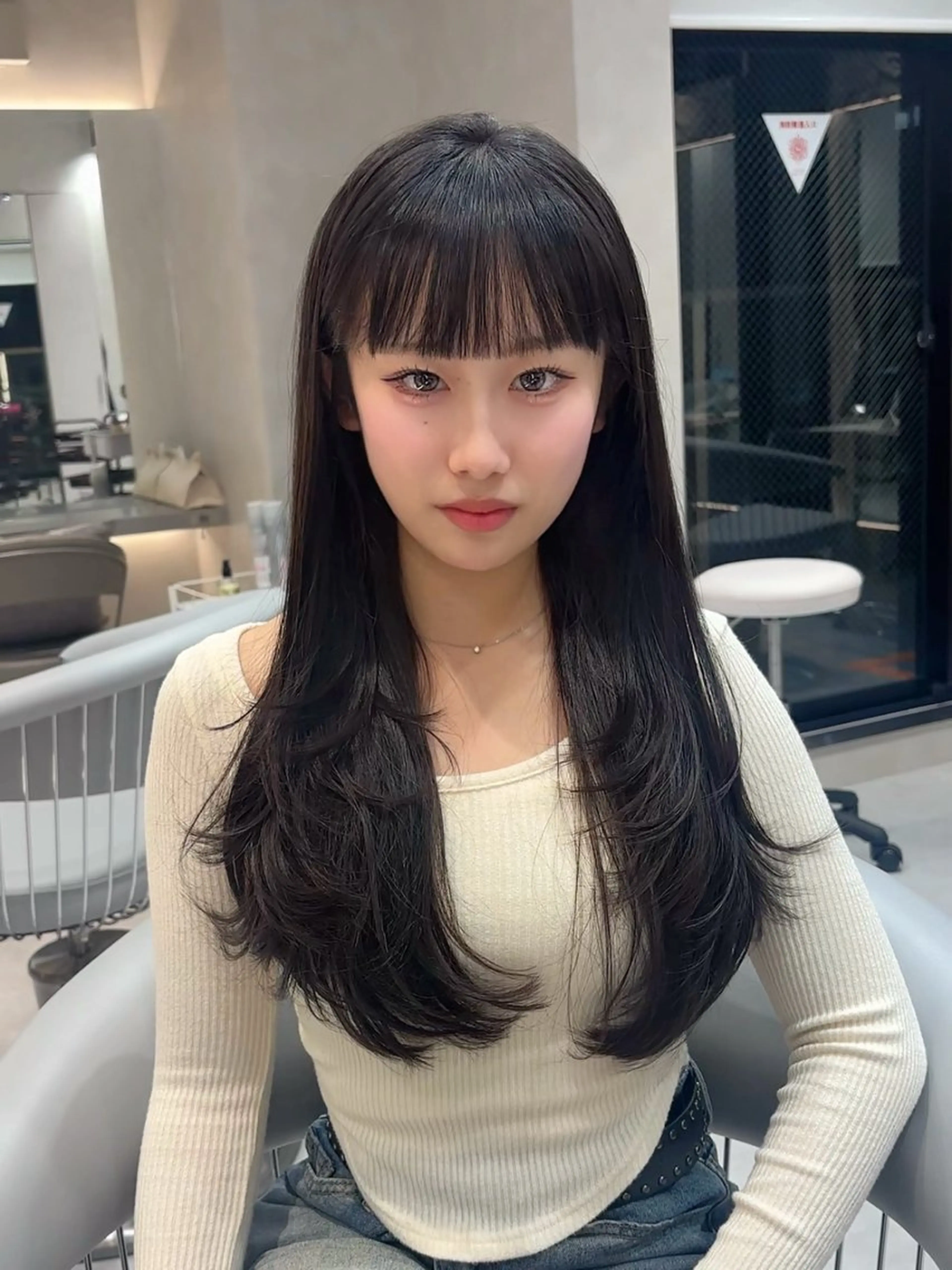 ロング 顔まわりレイヤー 顔周りカット ハイレイヤー レイヤーカット ローレイヤー カット ヘアカラー トリートメント MOMOHA/ 🍑レイヤーカットのヘアスタイル