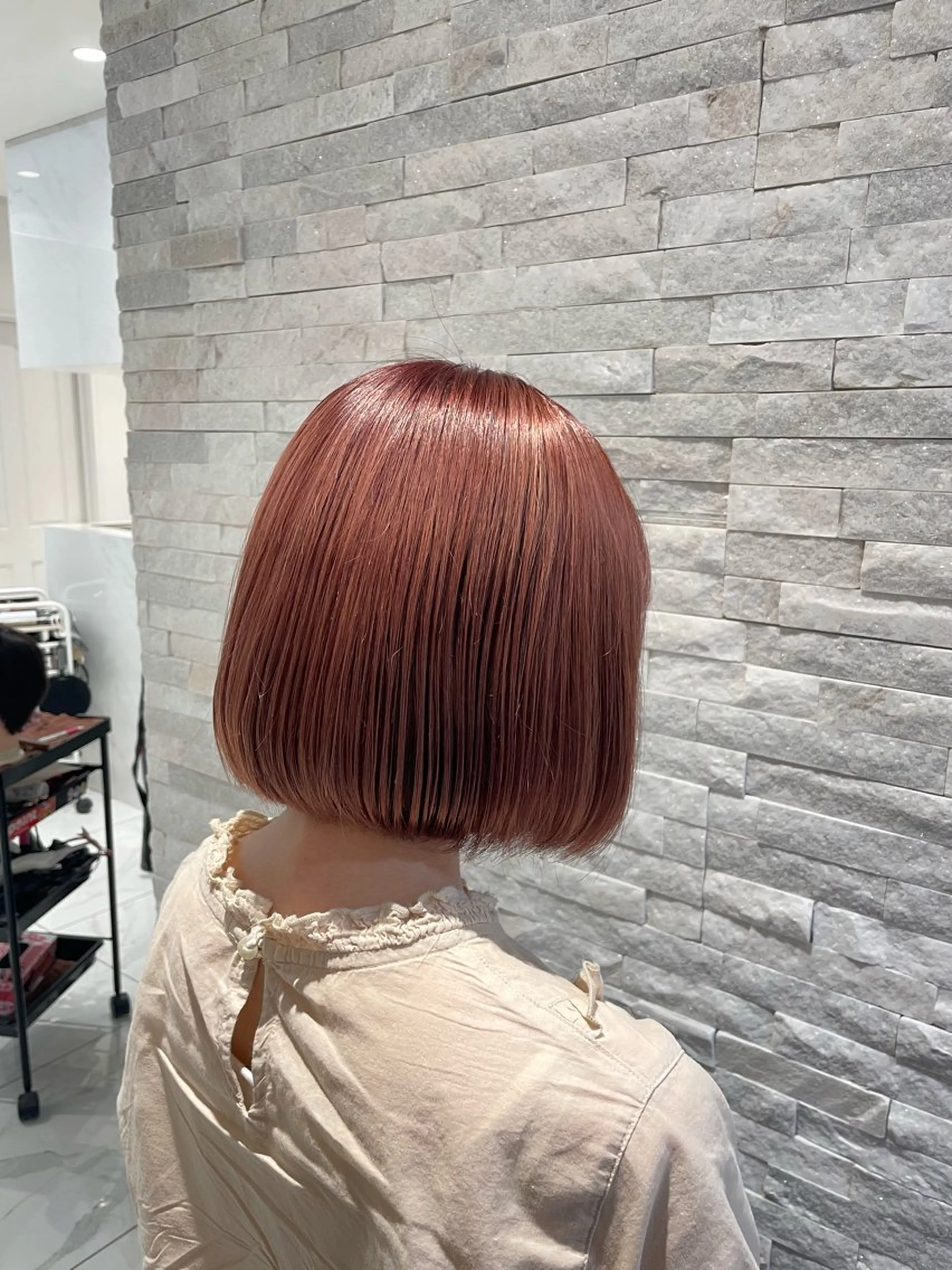 カラー KINGDOM ALLURE所属・KINGDOM UEDA IKUMIのヘアスタイル