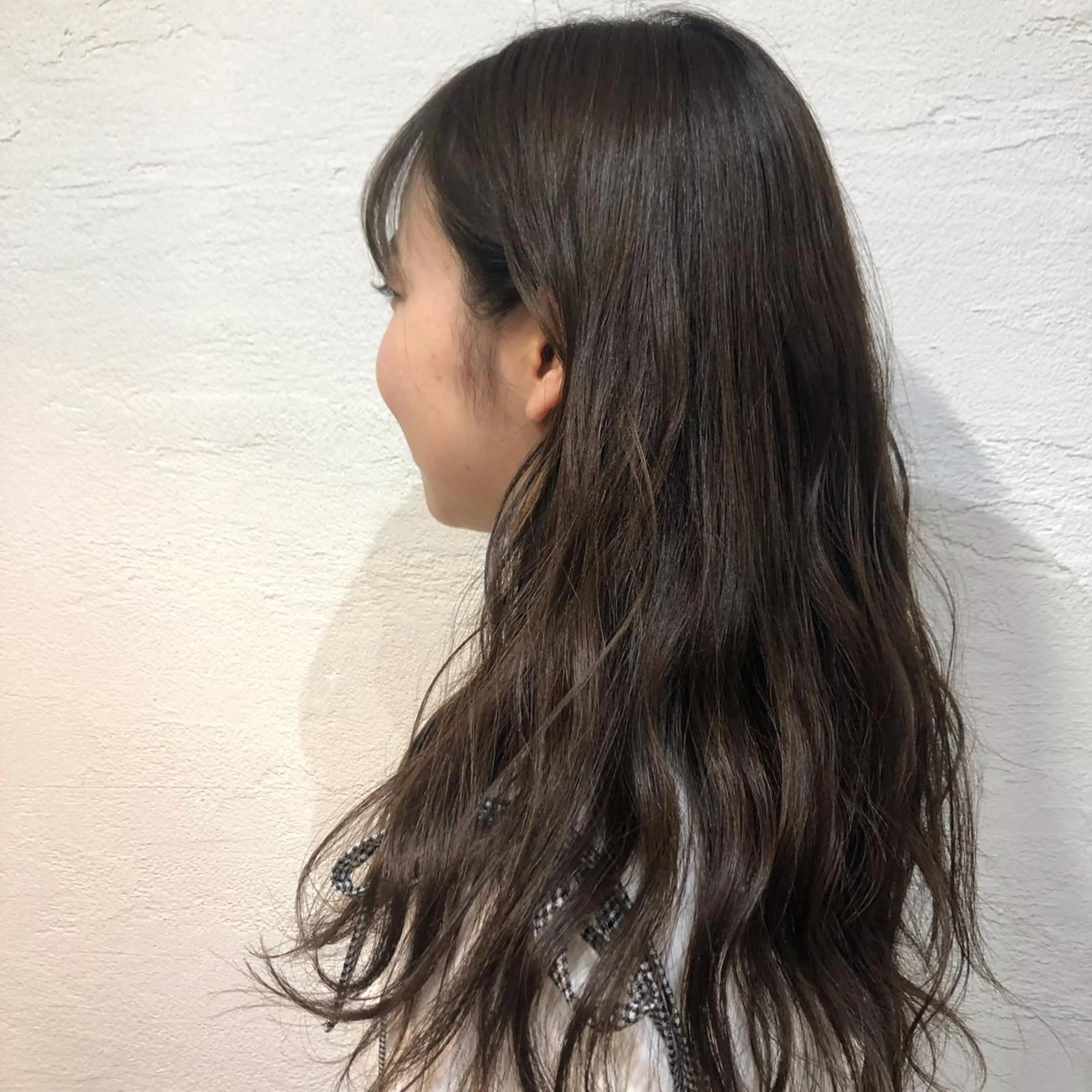 ロング カラー アッシュ ベージュカラー ブリーチ 透明感カラー ブリーチなしカラー 韓国ヘア☁️ mitsukiのヘアスタイル