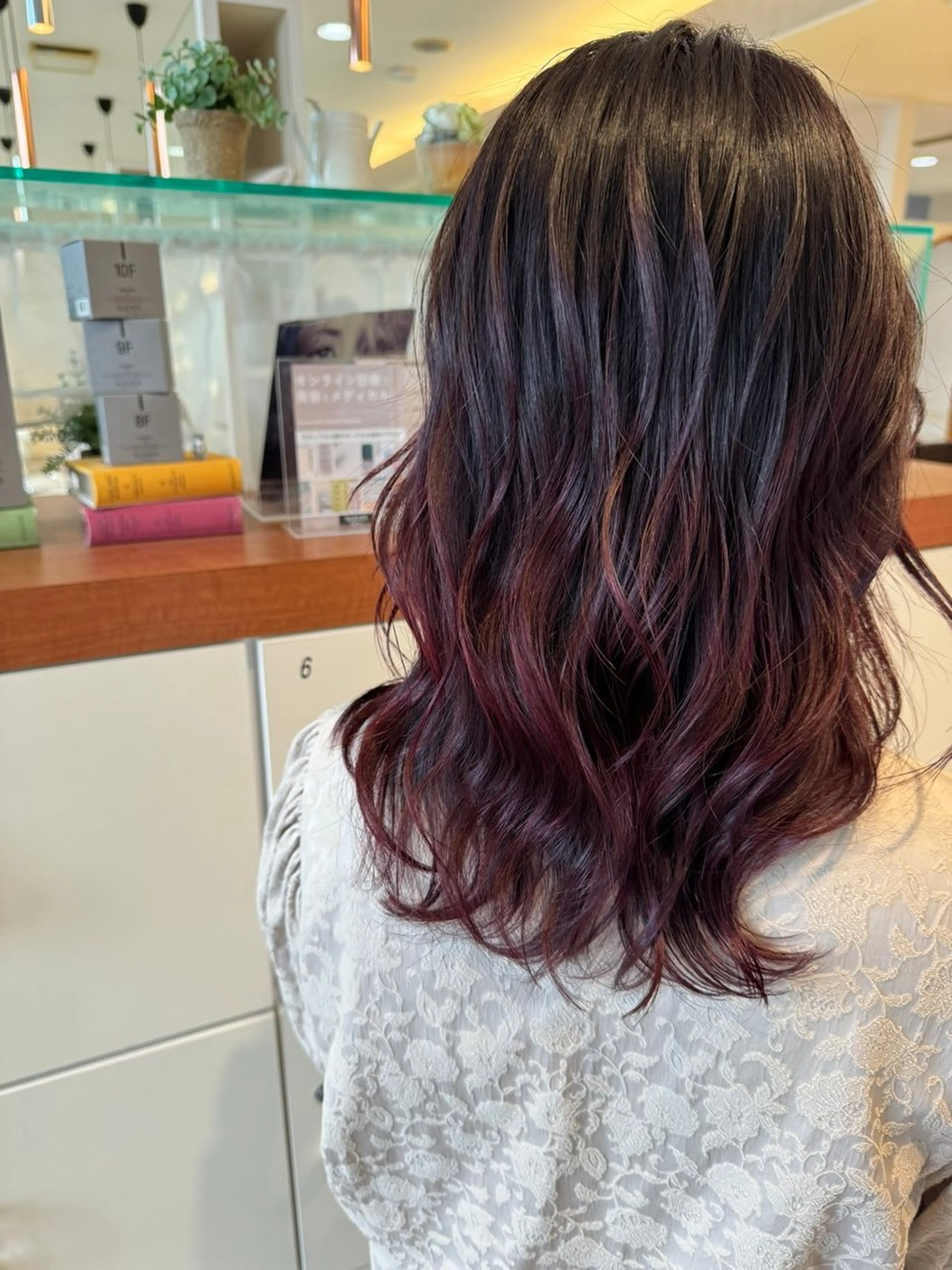 セミロング カット ヘアカラー トリートメント 日置 大智のヘアスタイル