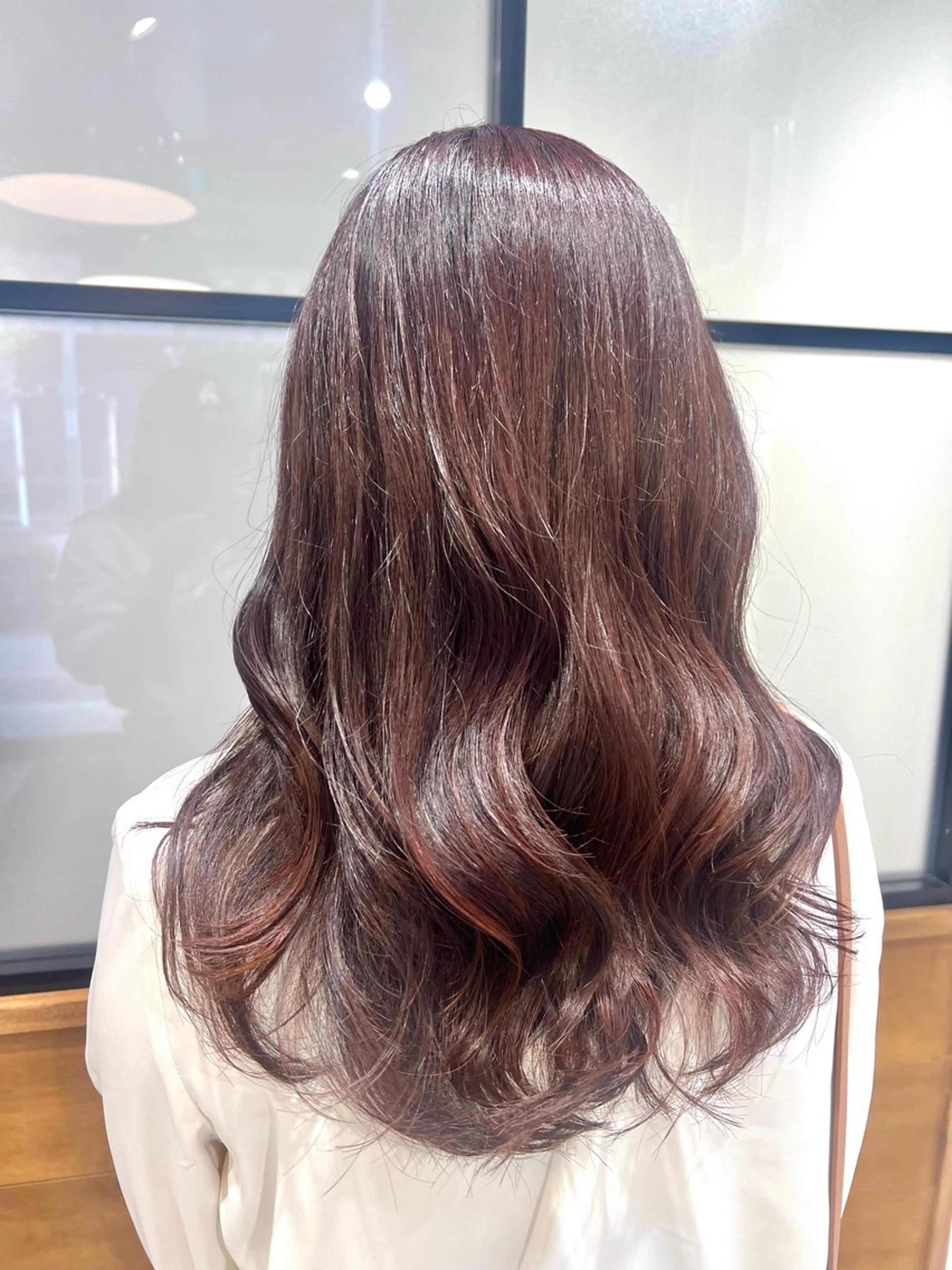 セミロング カラー ボルドーカラー 新井 友菜のヘアスタイル