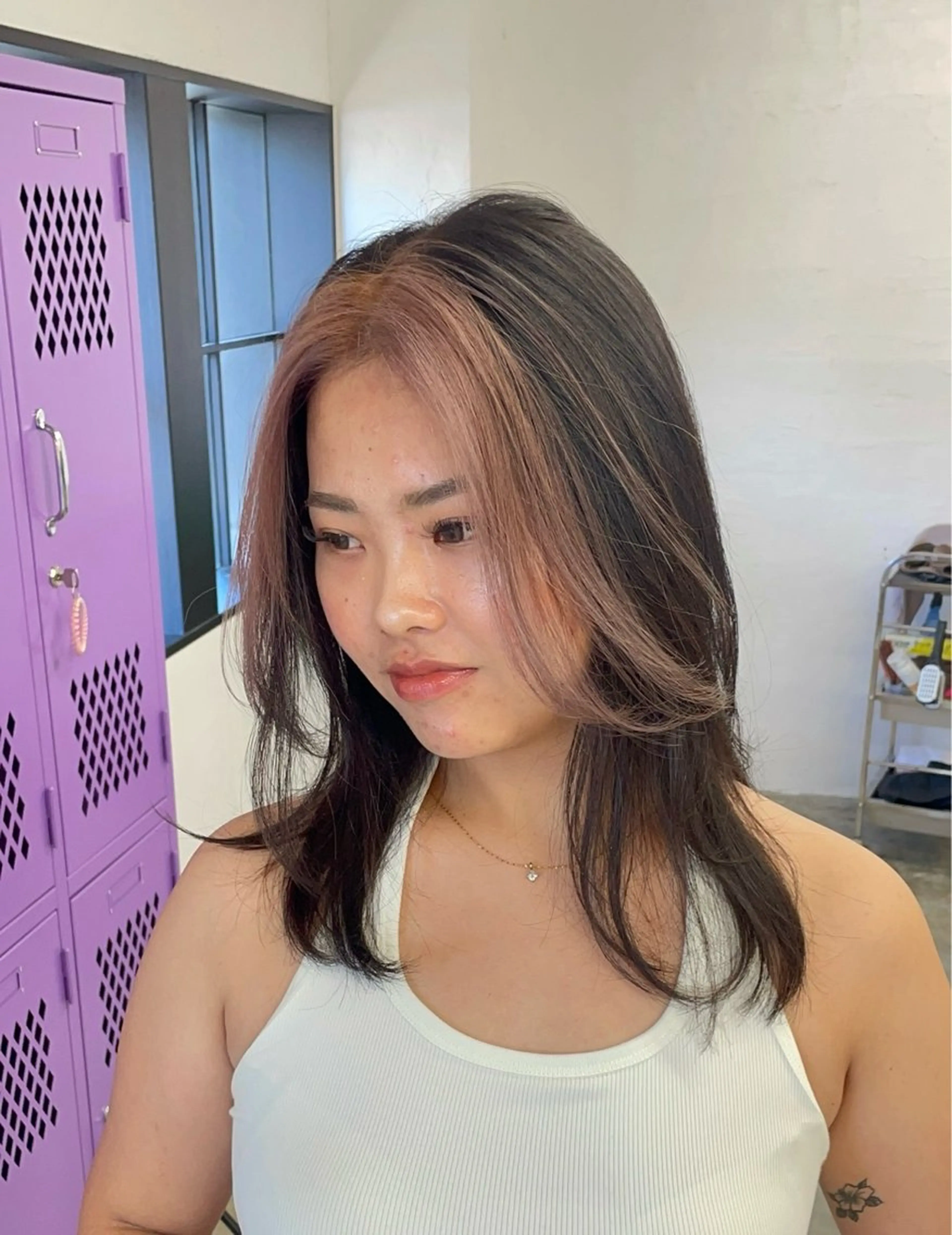ミディアム ミストバング 顔周りカット ヘアカラー miloc himekaのヘアスタイル