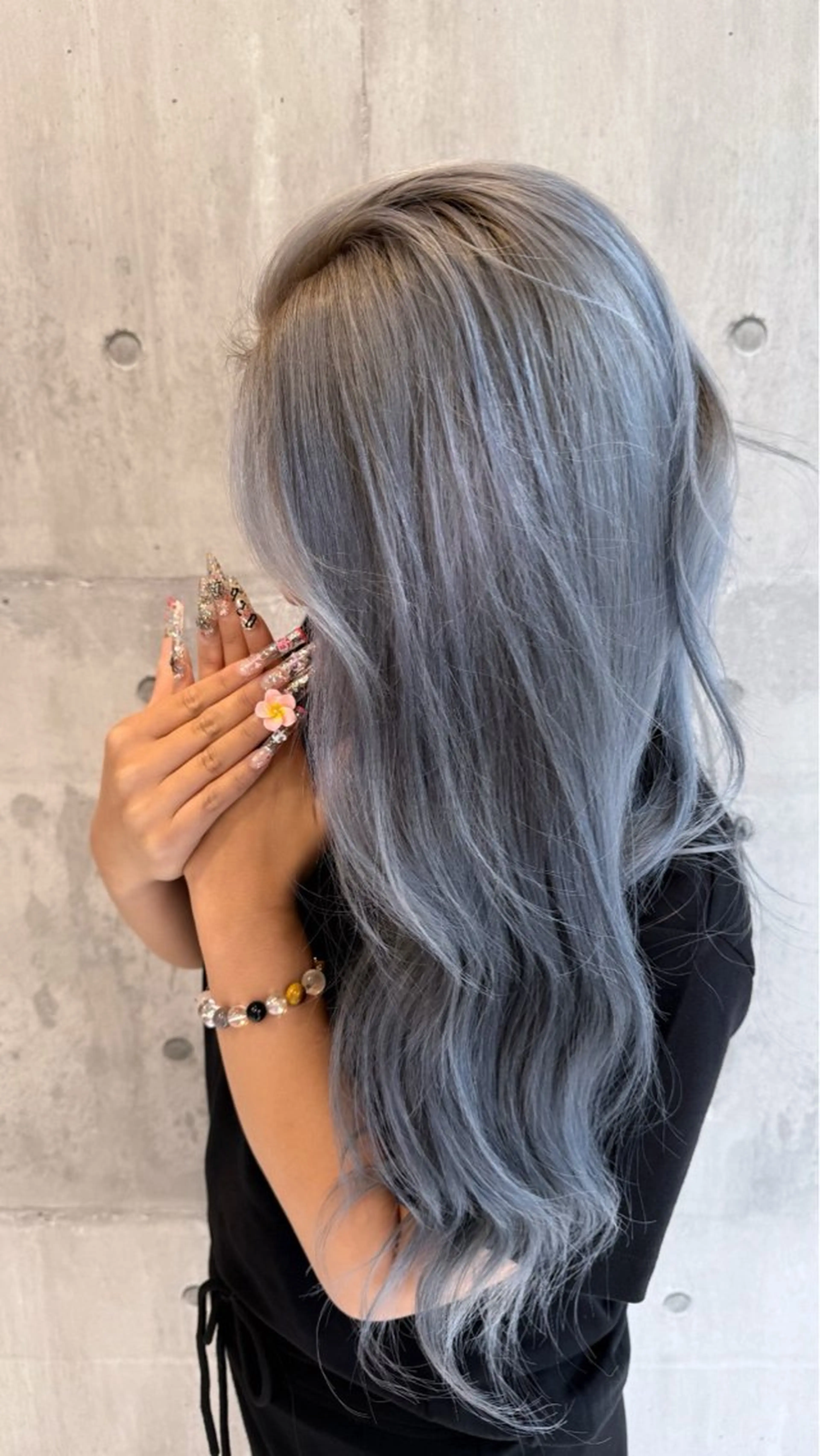 ロング ハイトーンカラー✨️ 艶カラー特化Amiのヘアスタイル