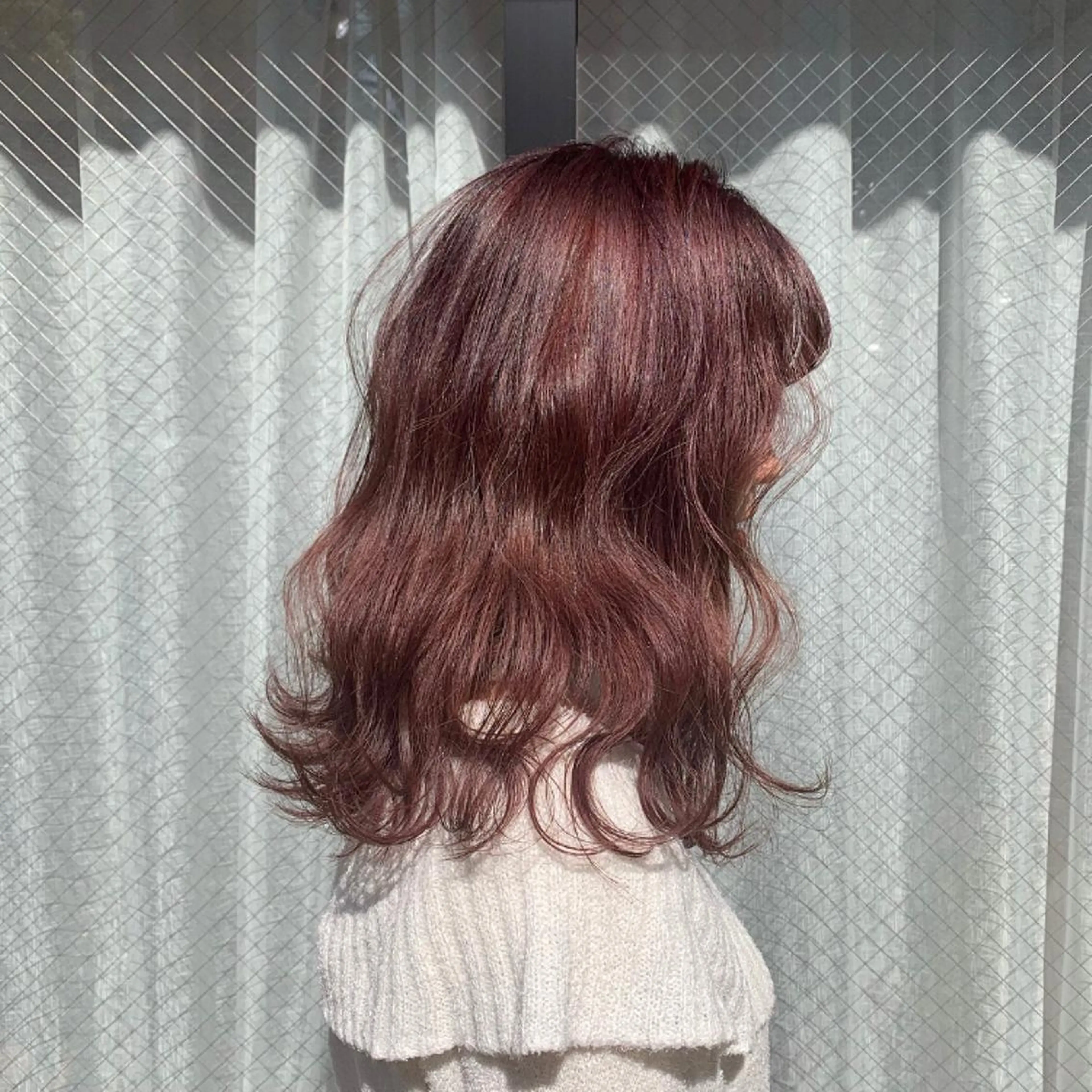 セミロング パープルカラー ヘアカラー トリートメント salowin梅田所属・レイヤー/顔周り /AKARIのヘアスタイル