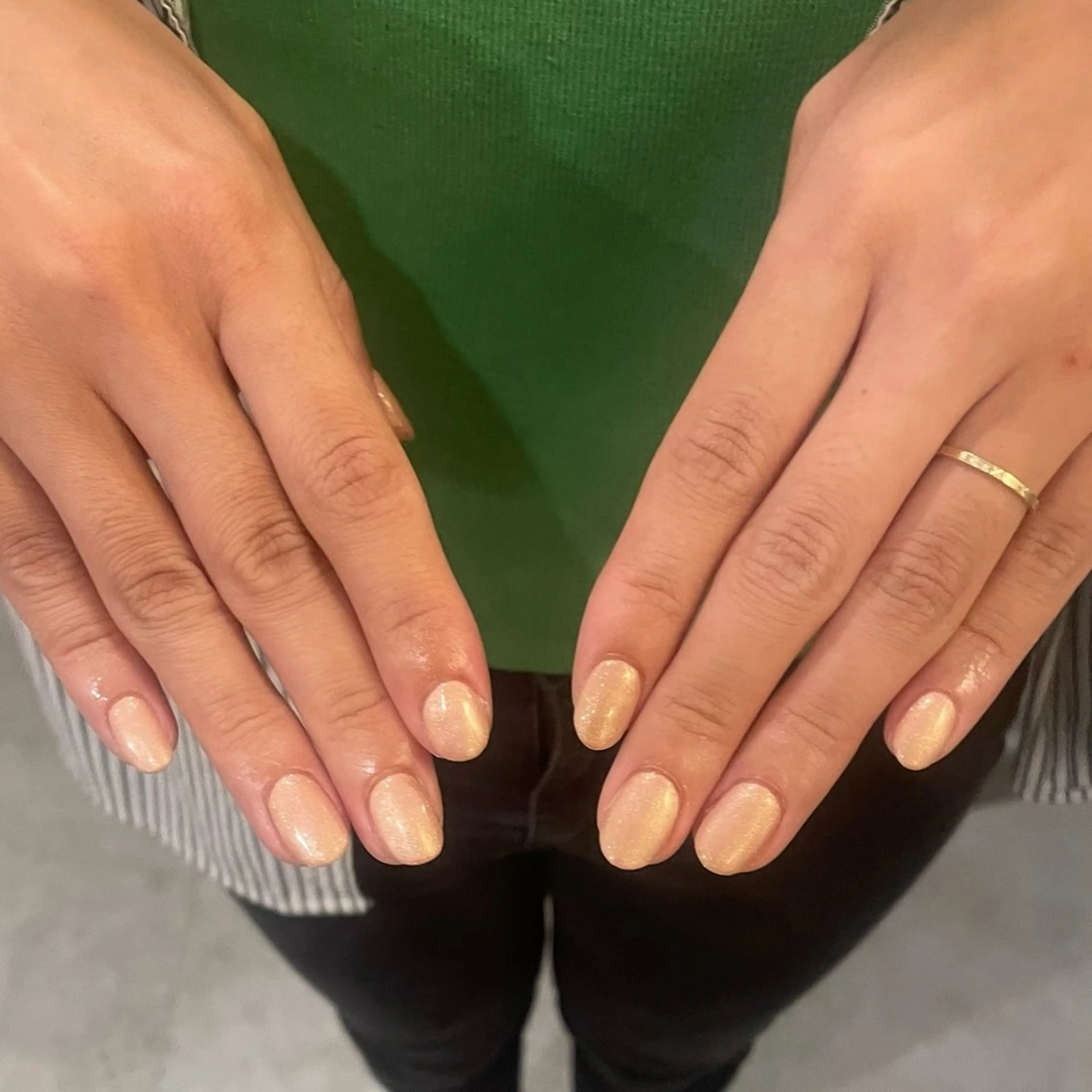 ネイル ハンドネイル 𝑟𝑖𝑠𝑎 🕯‎🤍のネイルデザイン