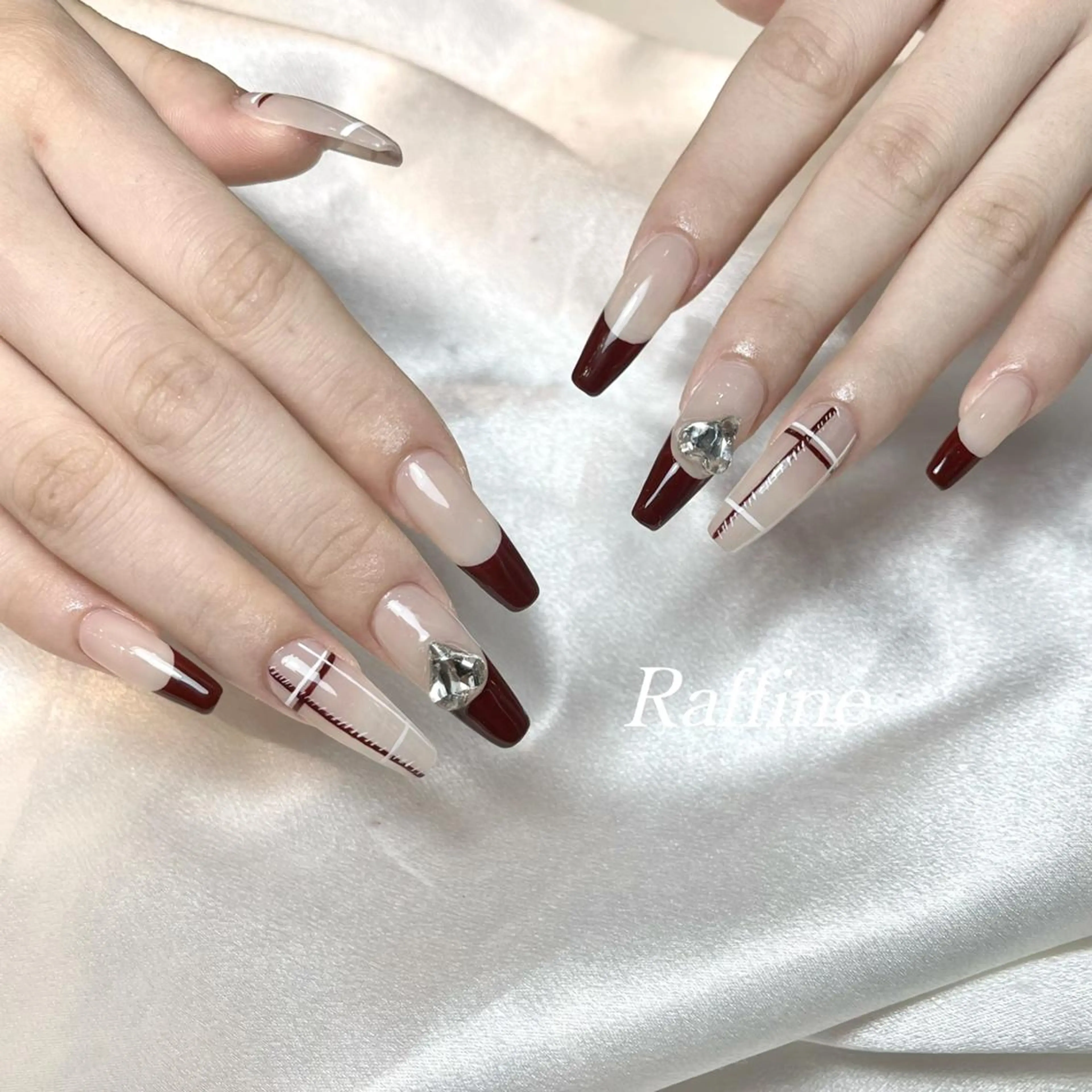 ネイル RAFFINE haru🦋🩵のネイルデザイン