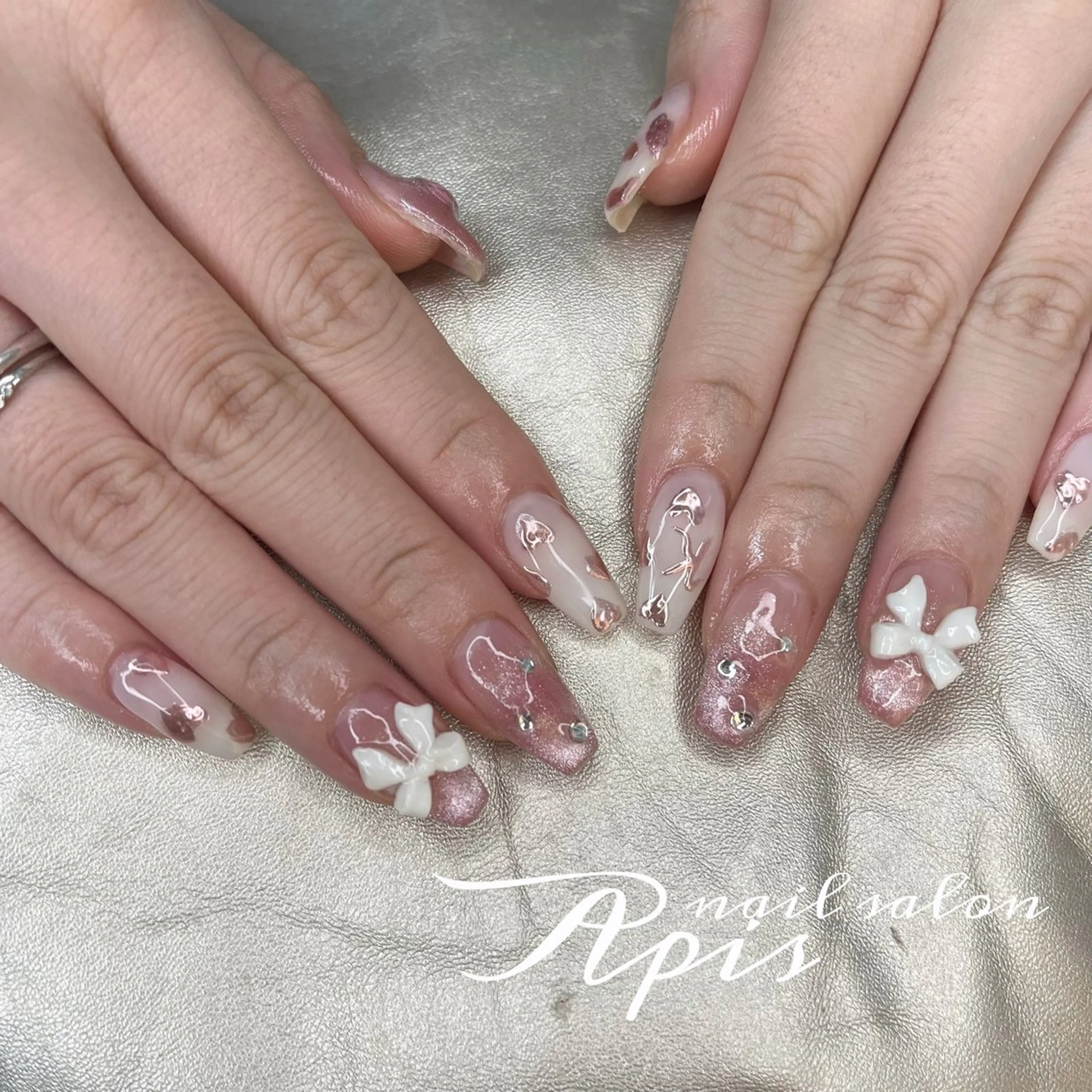 ネイル ハンドネイル Apis manakaのネイルデザイン