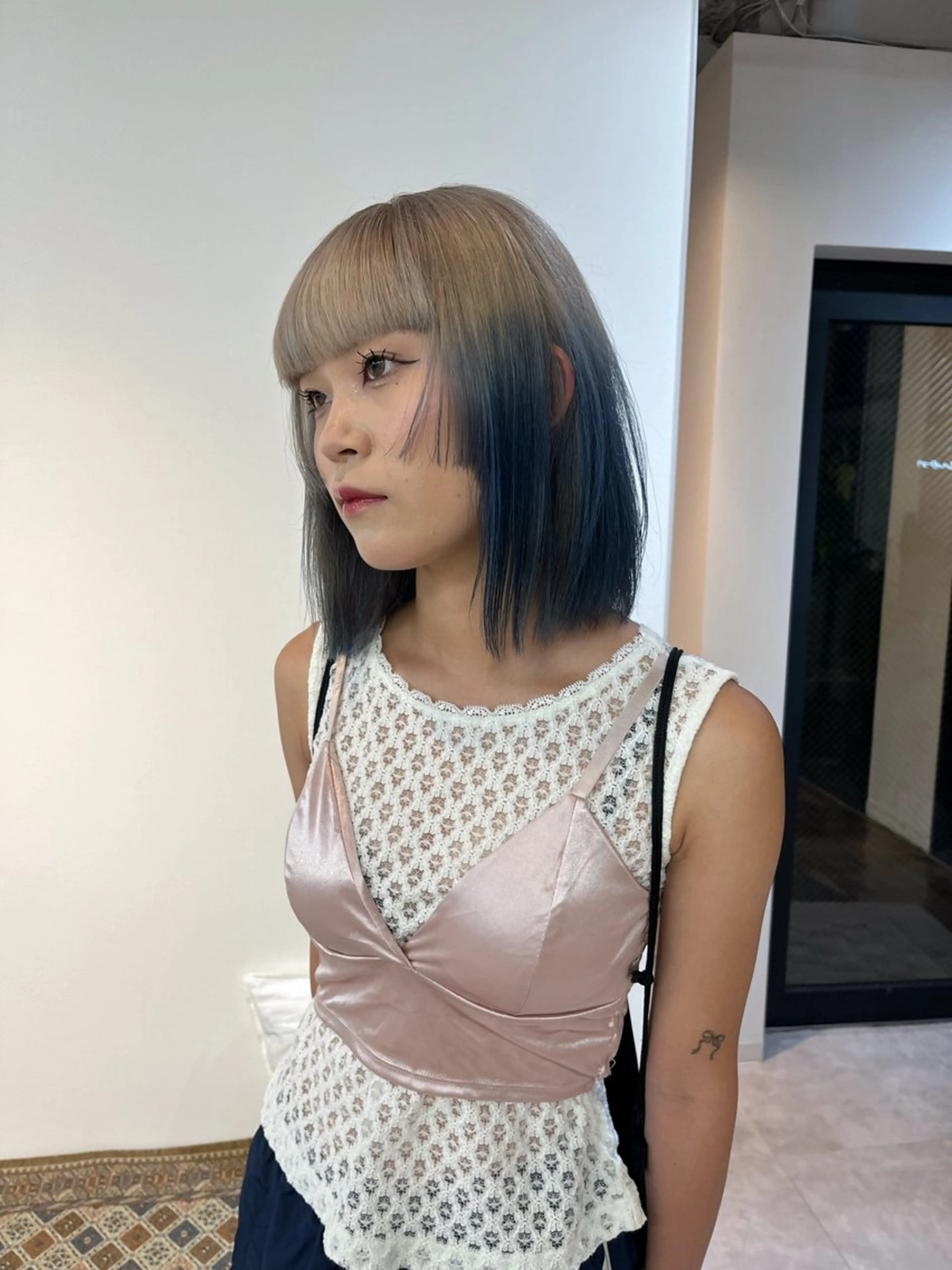 ミディアム カラー aya/ブリーチ/ ボブ/ショートのヘアスタイル