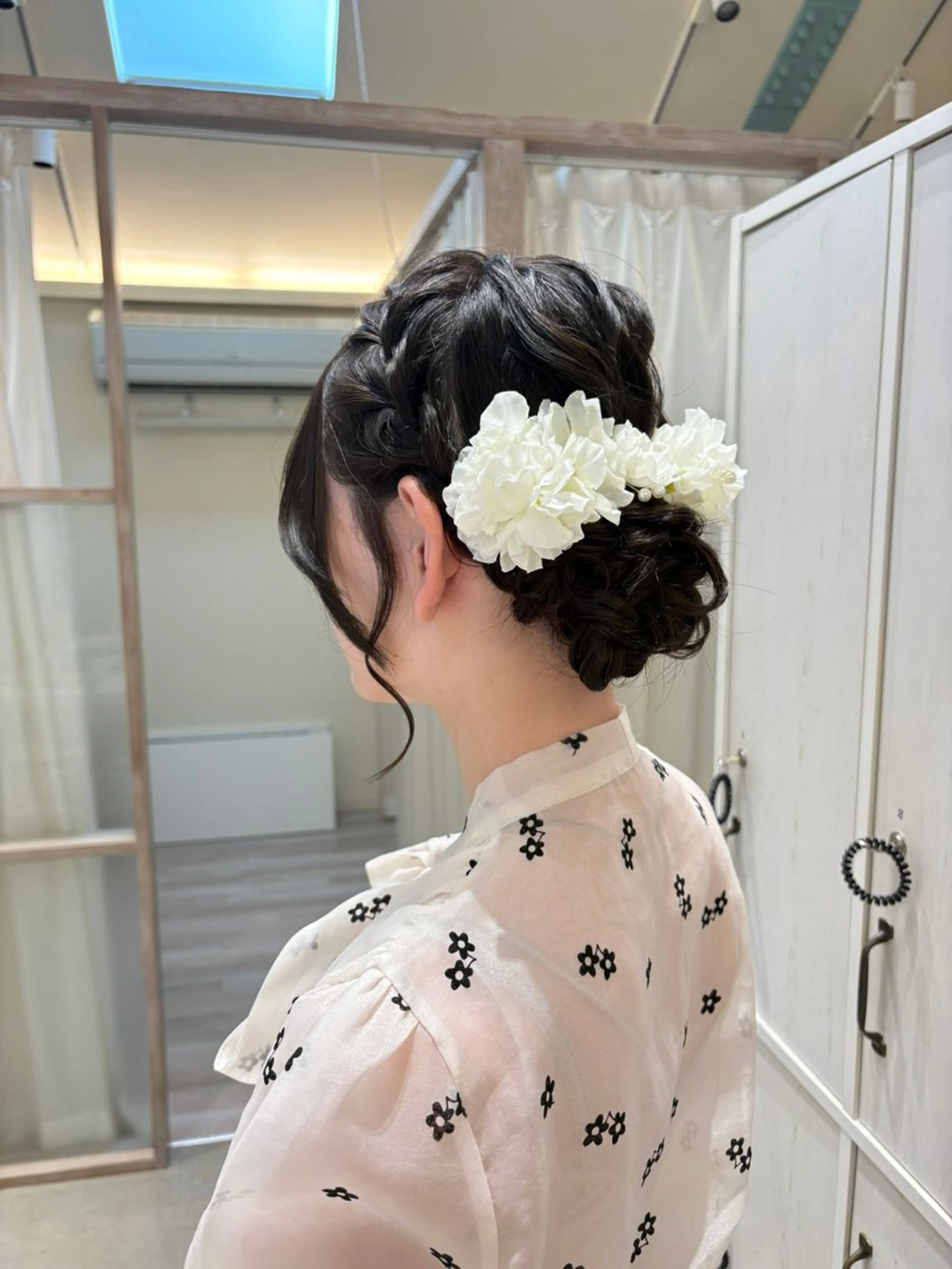 ロング お団子ヘア つちだ ゆうひ / 暗髪カラー⟡.·のヘアスタイル