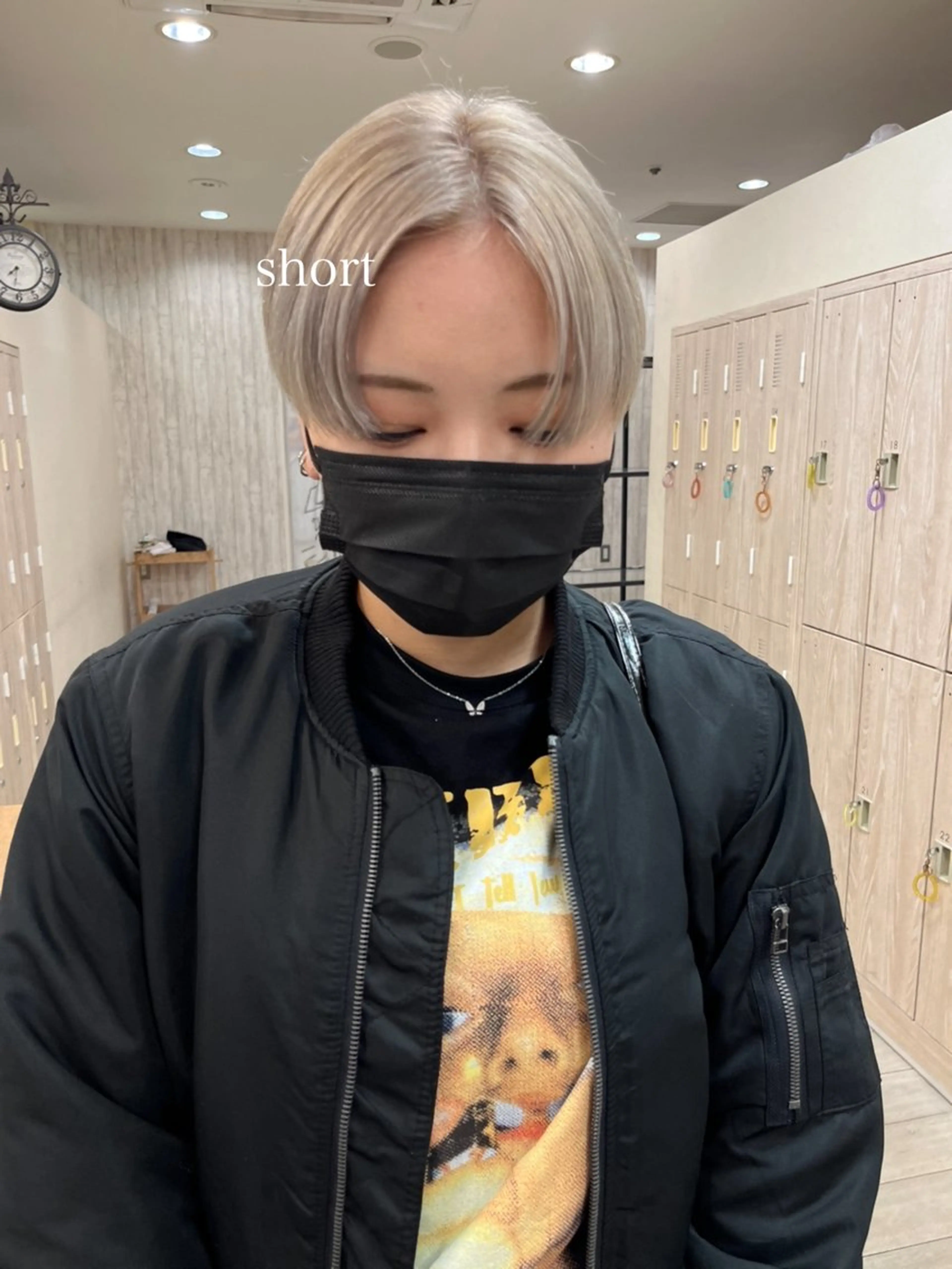 ショート カラー 切りっぱなしボブ ショートボブ ハンサムショート ブリーチ ハイトーンカラー カット ヘアカラー トリートメント 初めてのショート お任せください✂️のヘアスタイル