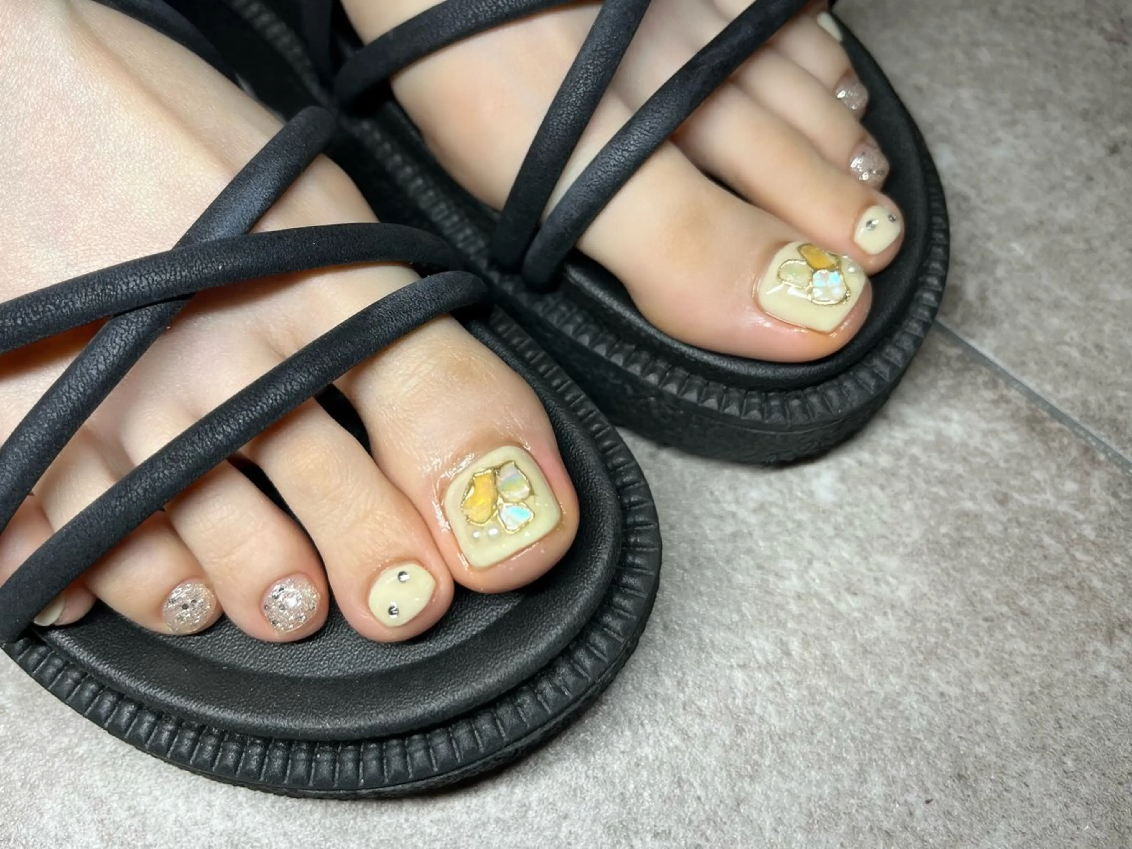 ネイル フットネイル Ravi【胡町】 伊藤のネイルデザイン