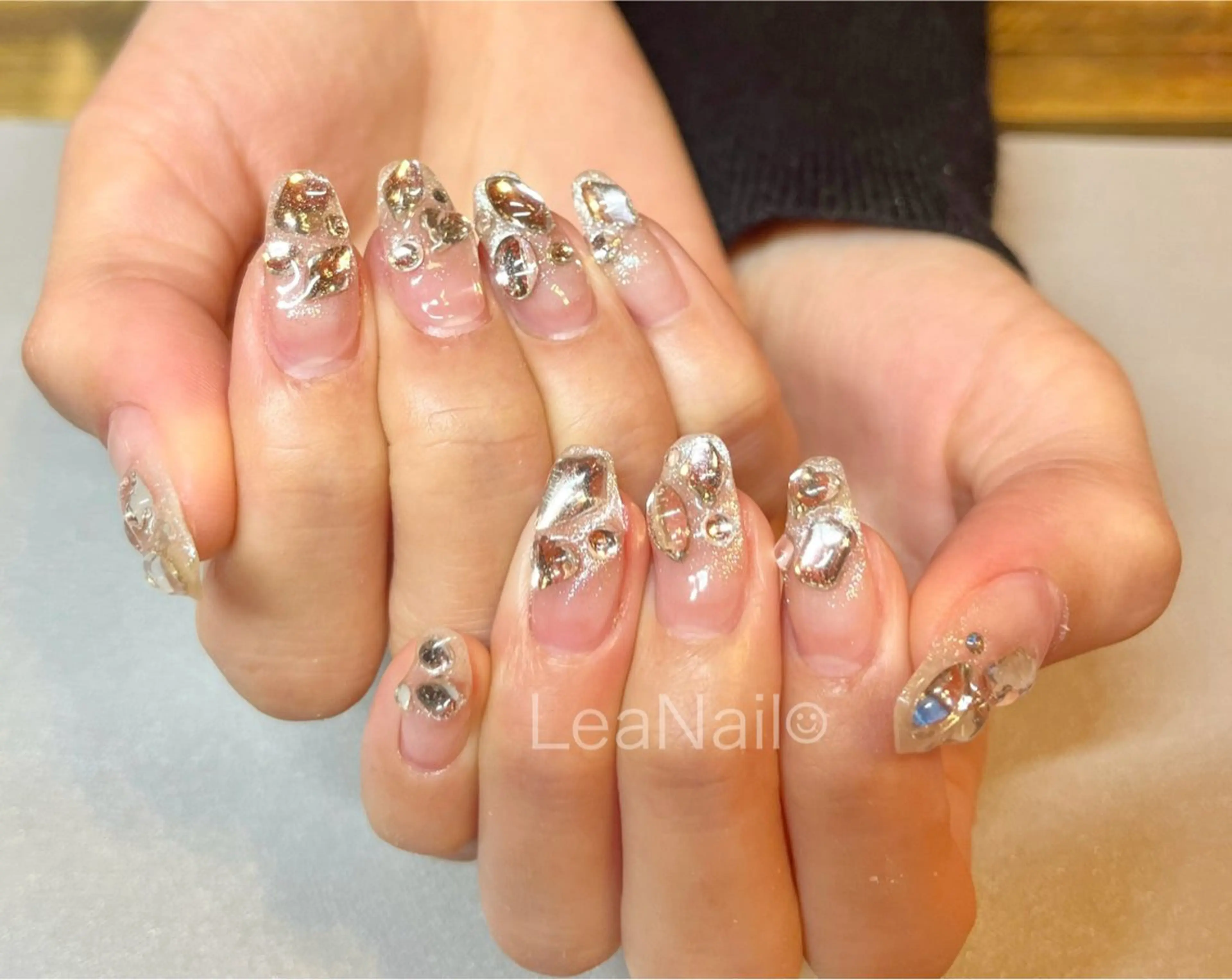 ネイル キラキラネイル ストーンネイル Lea Nailのネイルデザイン