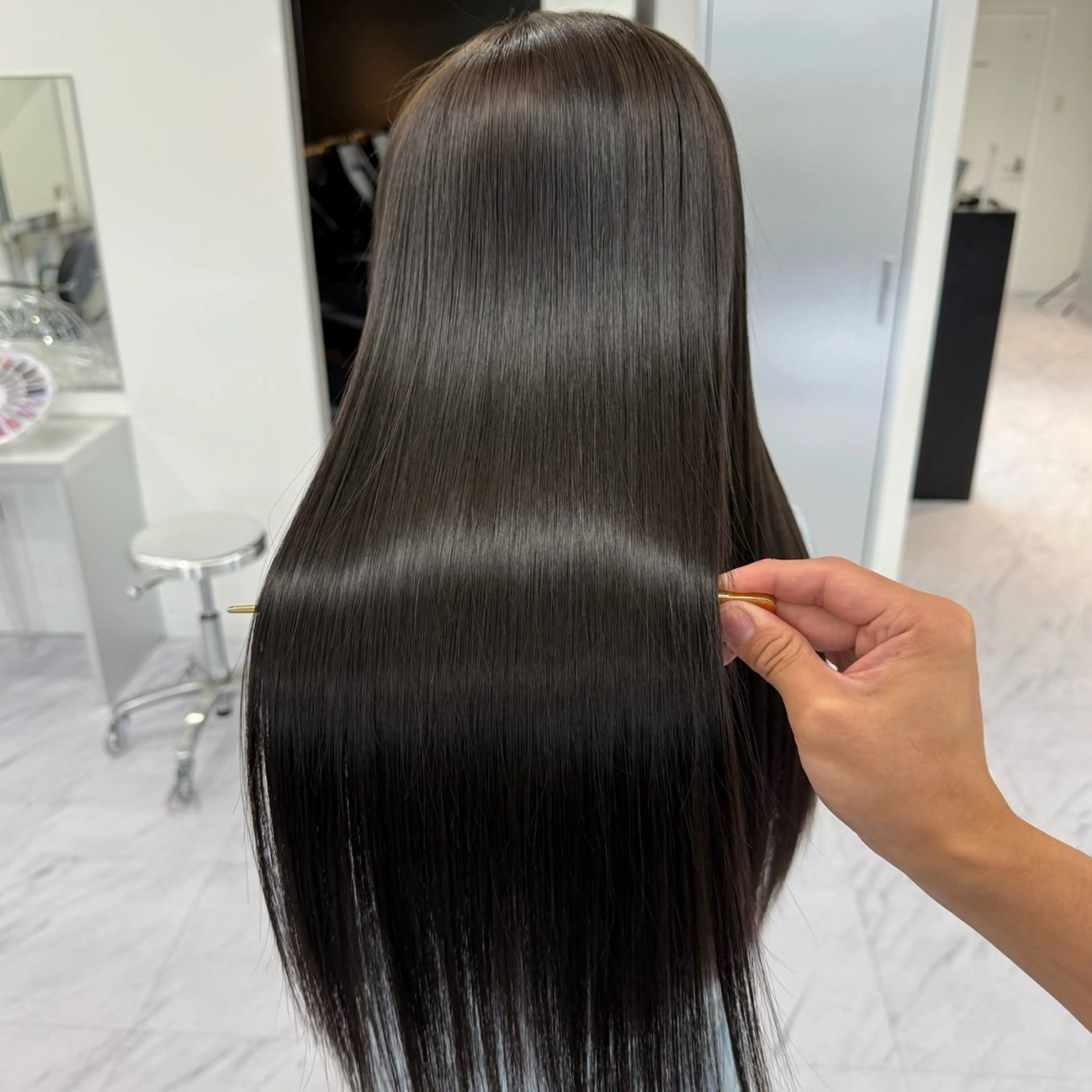 ロング ケアカラー 髪質改善 縮毛矯正 トリートメント 鍋田/ 渋谷/ 縮毛矯正／レイヤーのヘアスタイル