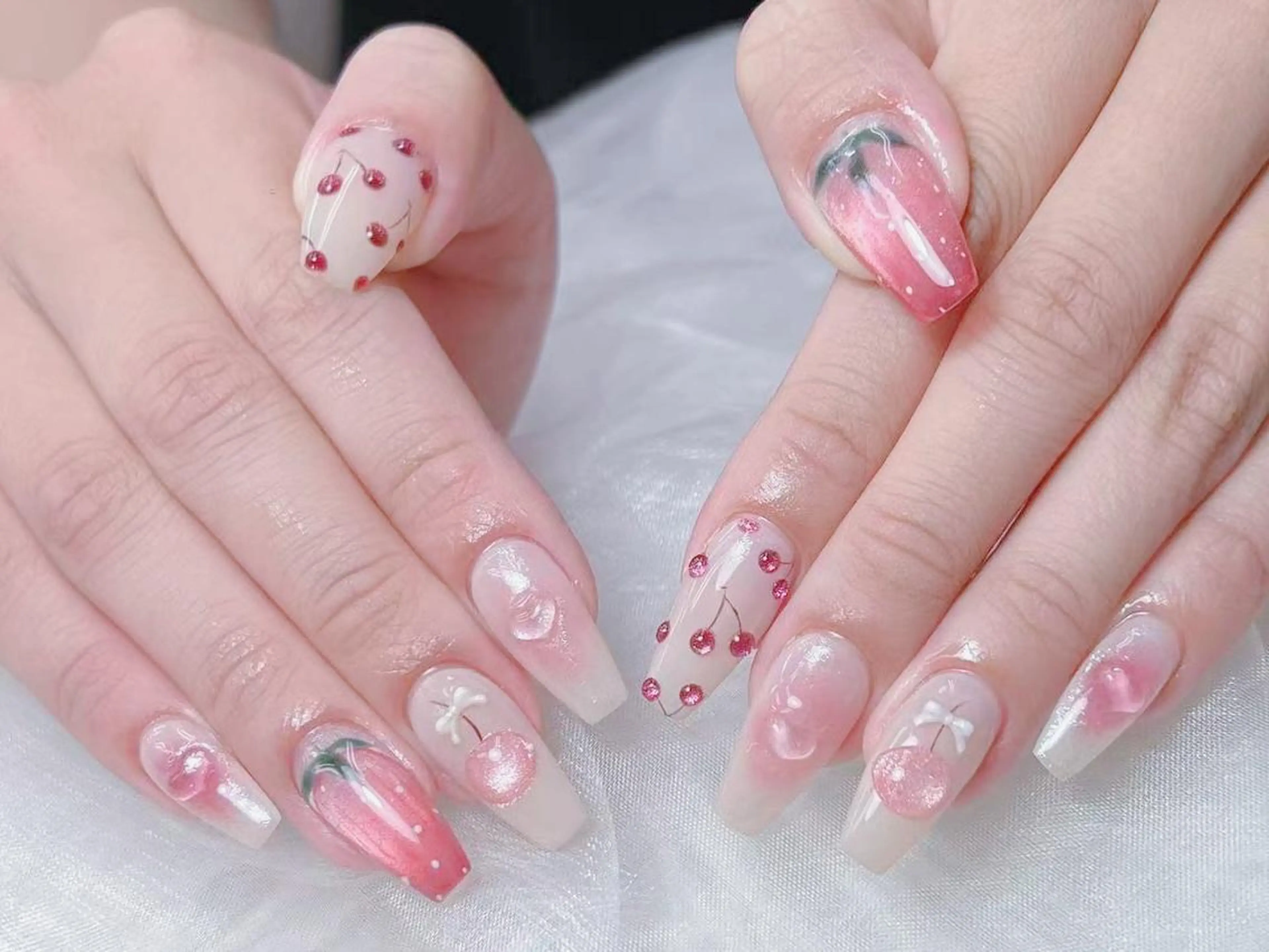 メンズ ネイル アートネイル フレンチネイル ジェルネイル ハート キラキラネイル ✨Bloom Ruby❣️のネイルデザイン
