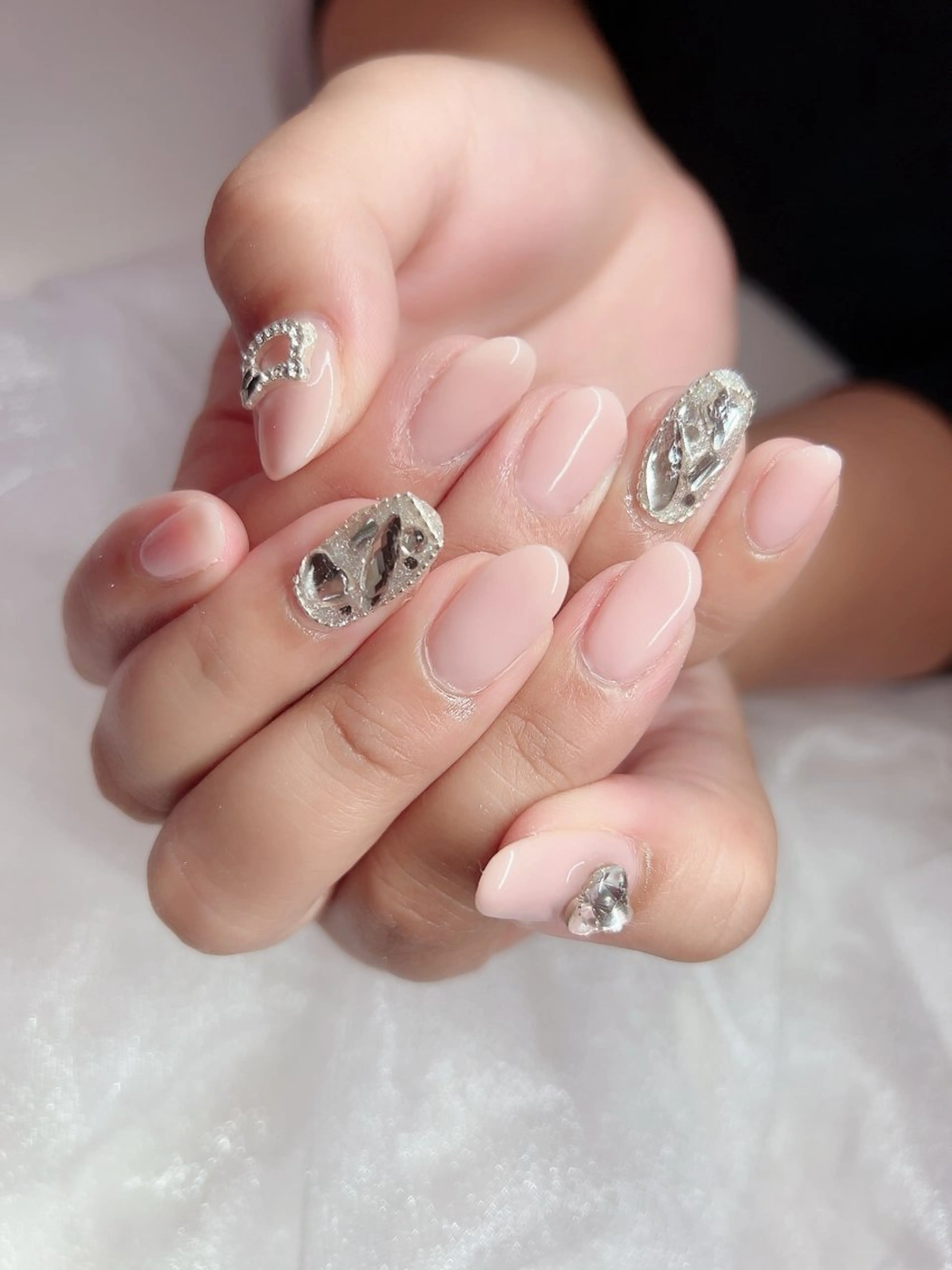 ネイル ハンドネイル HENECY🍓 momokaのネイルデザイン