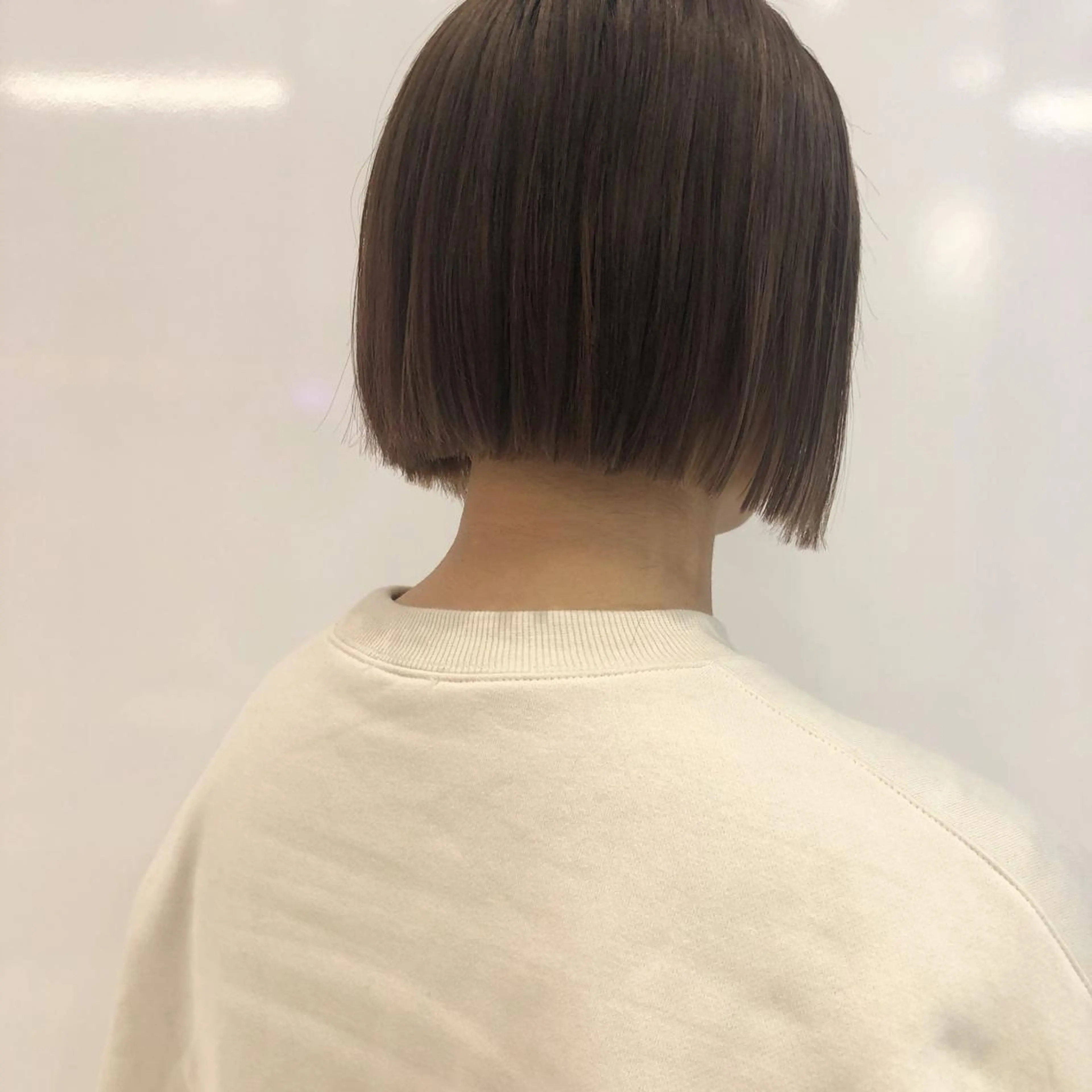 ショート カラー ベージュカラー ボブ 相川 愛実のヘアスタイル