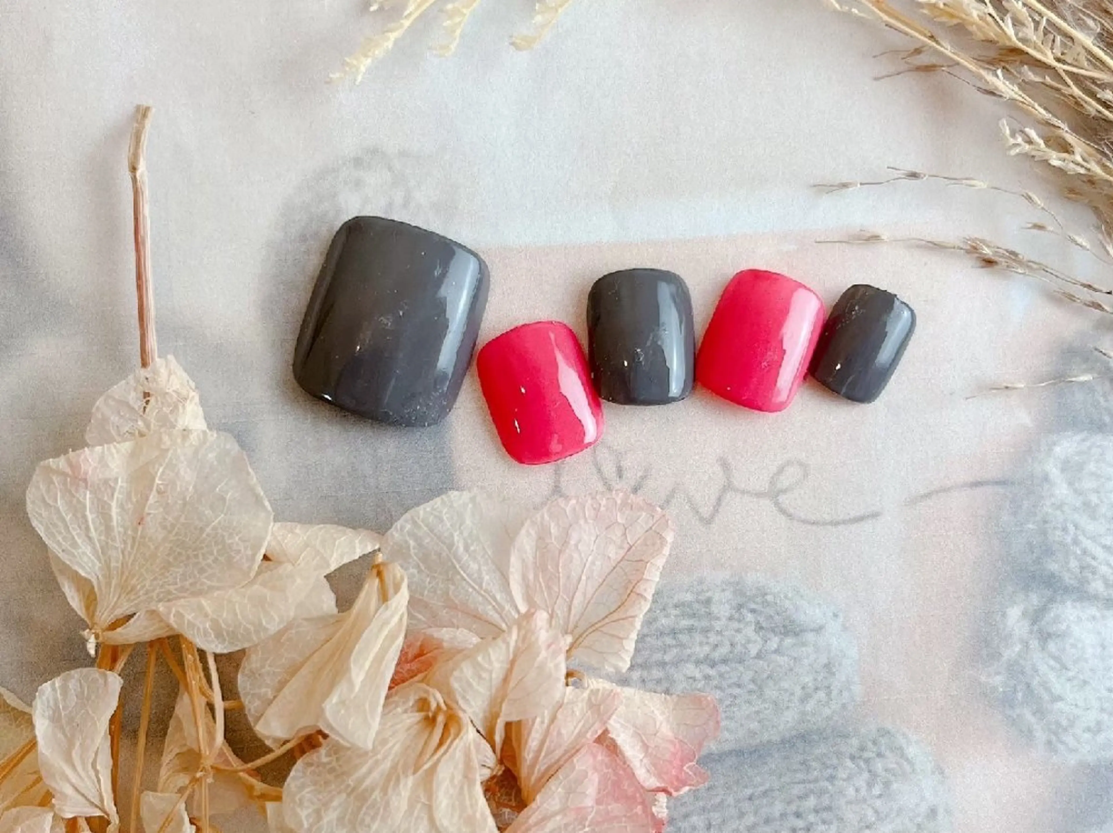 ネイル フットネイル nailsaron kohiroのネイルデザイン