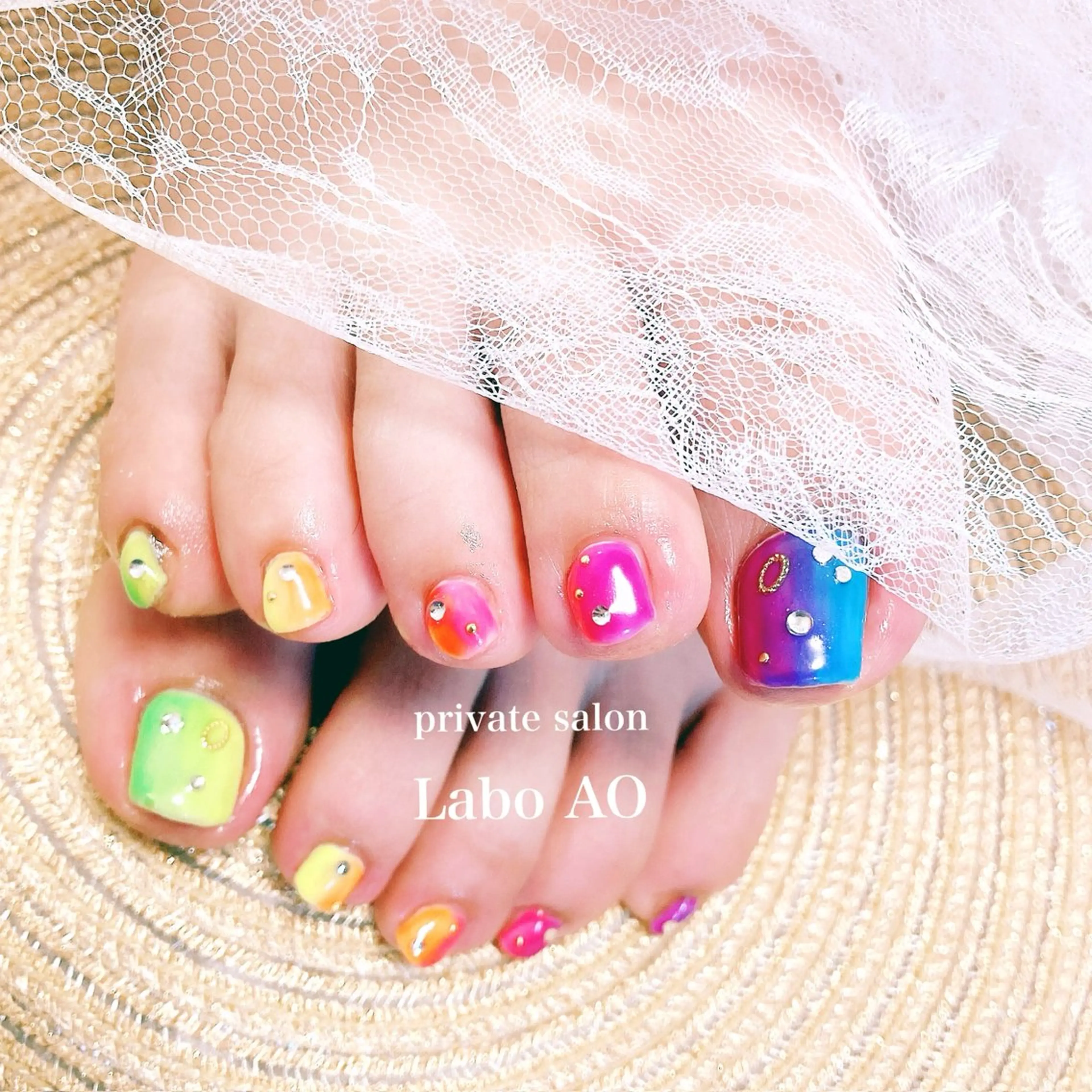 ネイル フットネイル グラデーション フットネイル あおやま りえのマツエク・マツパデザイン