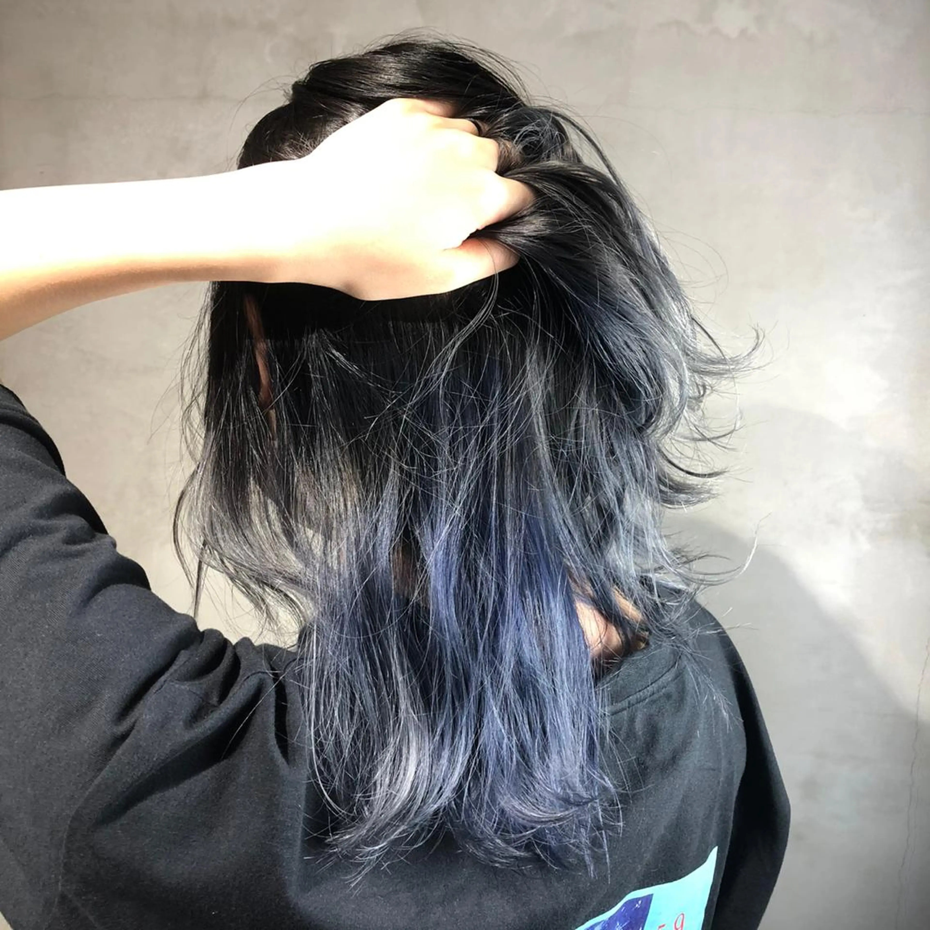 セミロング カラー ネイビーカラー 清水 美雪のヘアスタイル