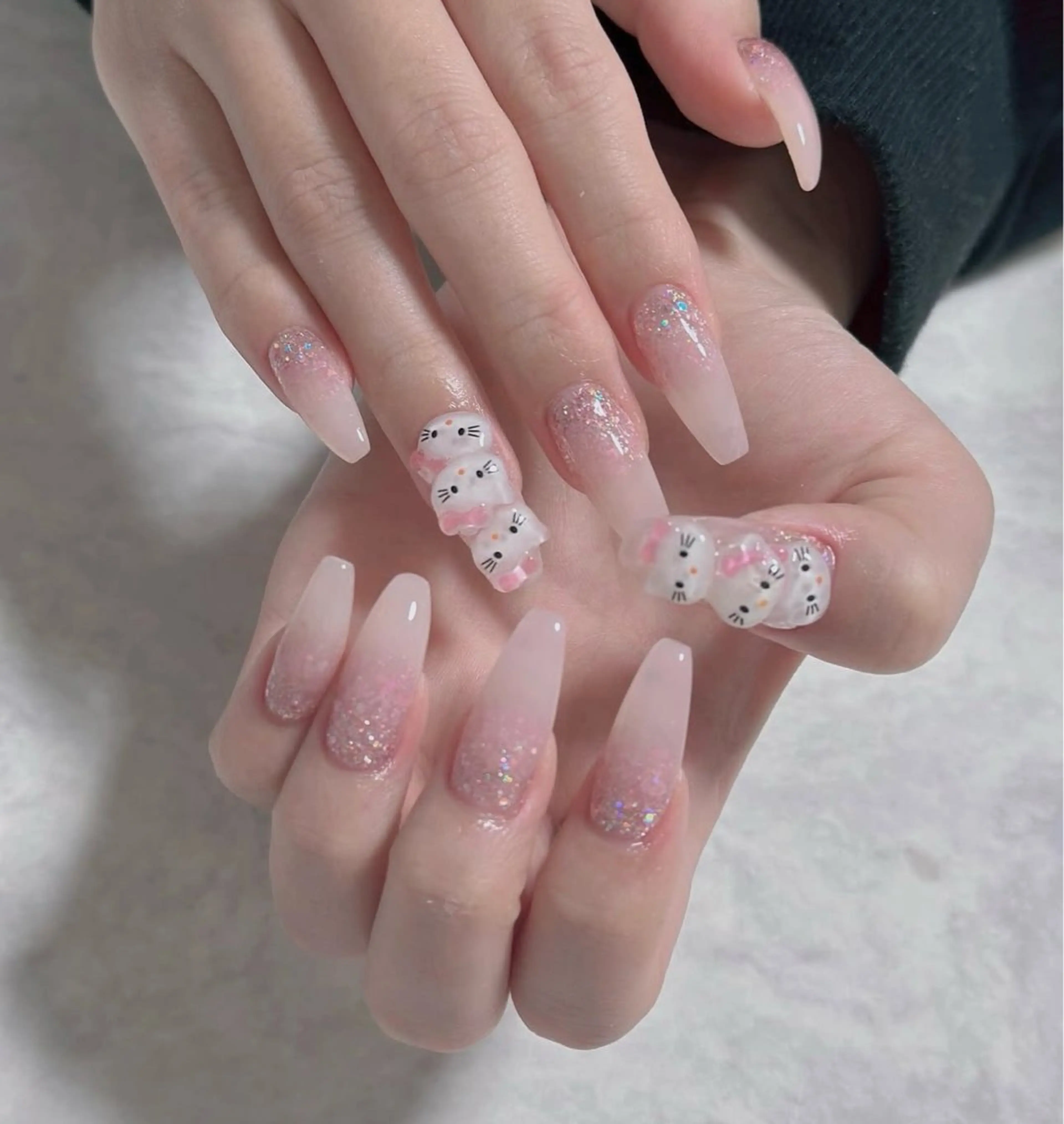 ネイル グラデーション キラキラネイル ワンカラーネイル 冬ネイル Jenn Nail Salonのネイルデザイン