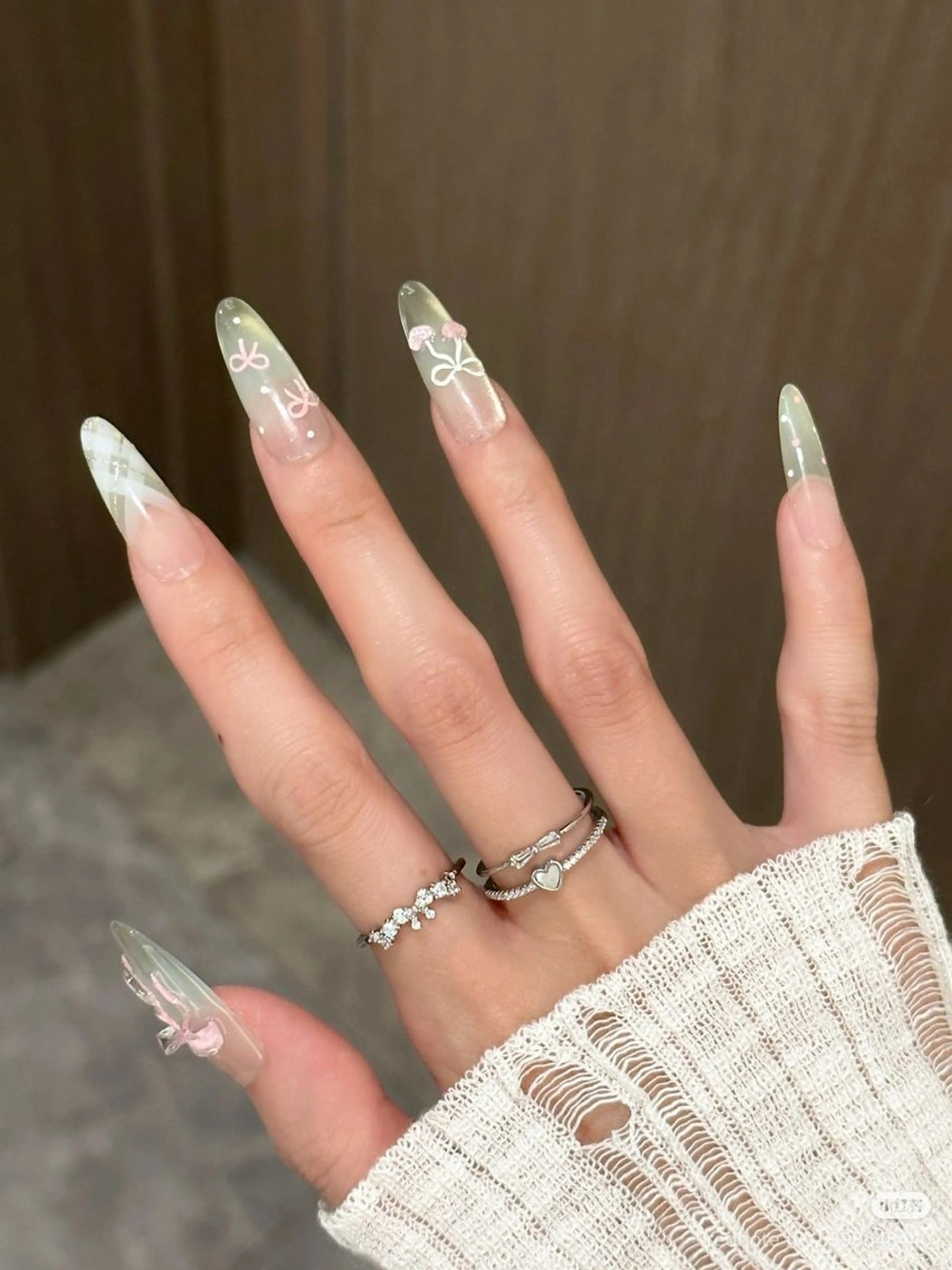 カラー グラデーションカラー ピンクカラー ハンドネイル AIN Nailのネイルデザイン