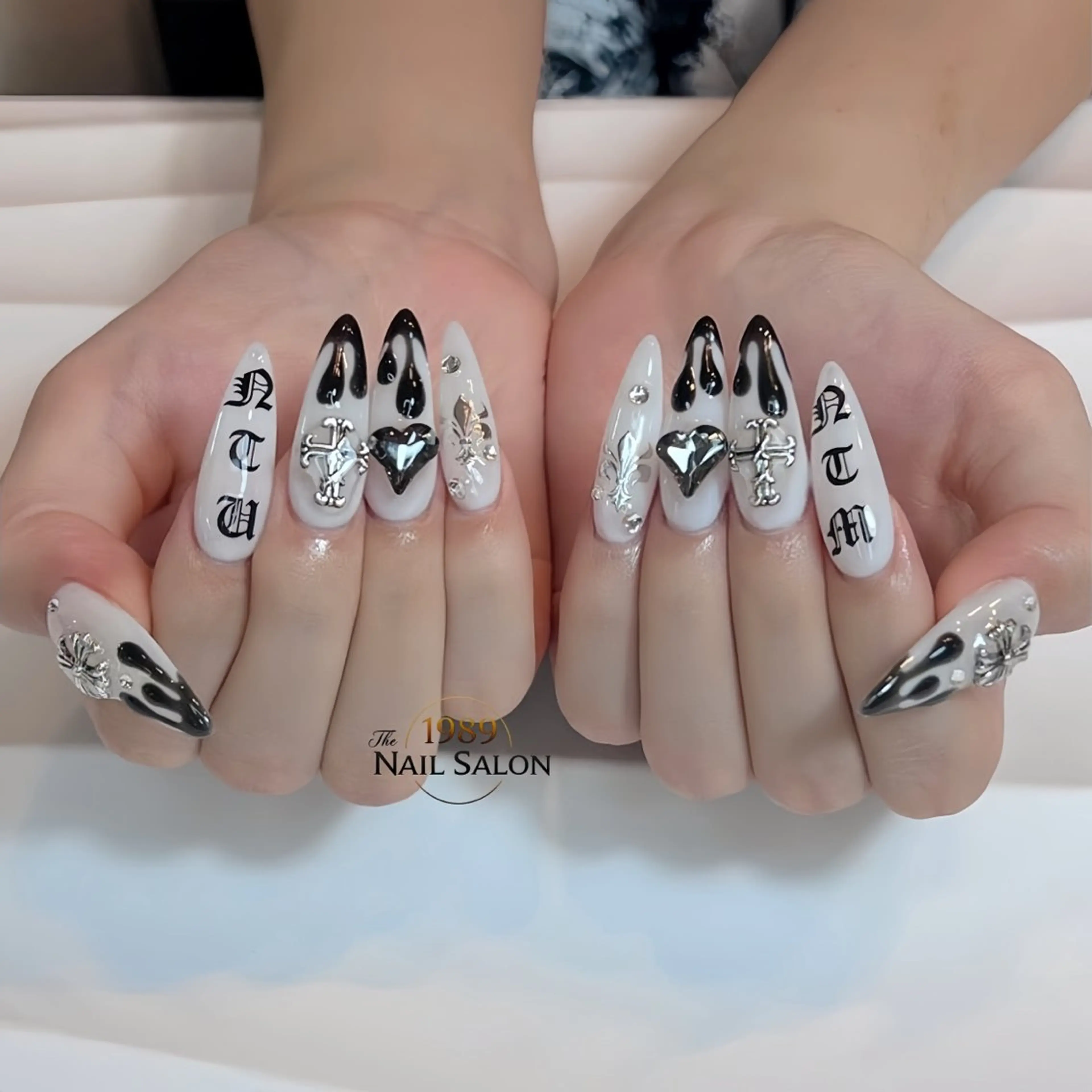 ネイル ハンドネイル The 1989 Nail Salonのネイルデザイン