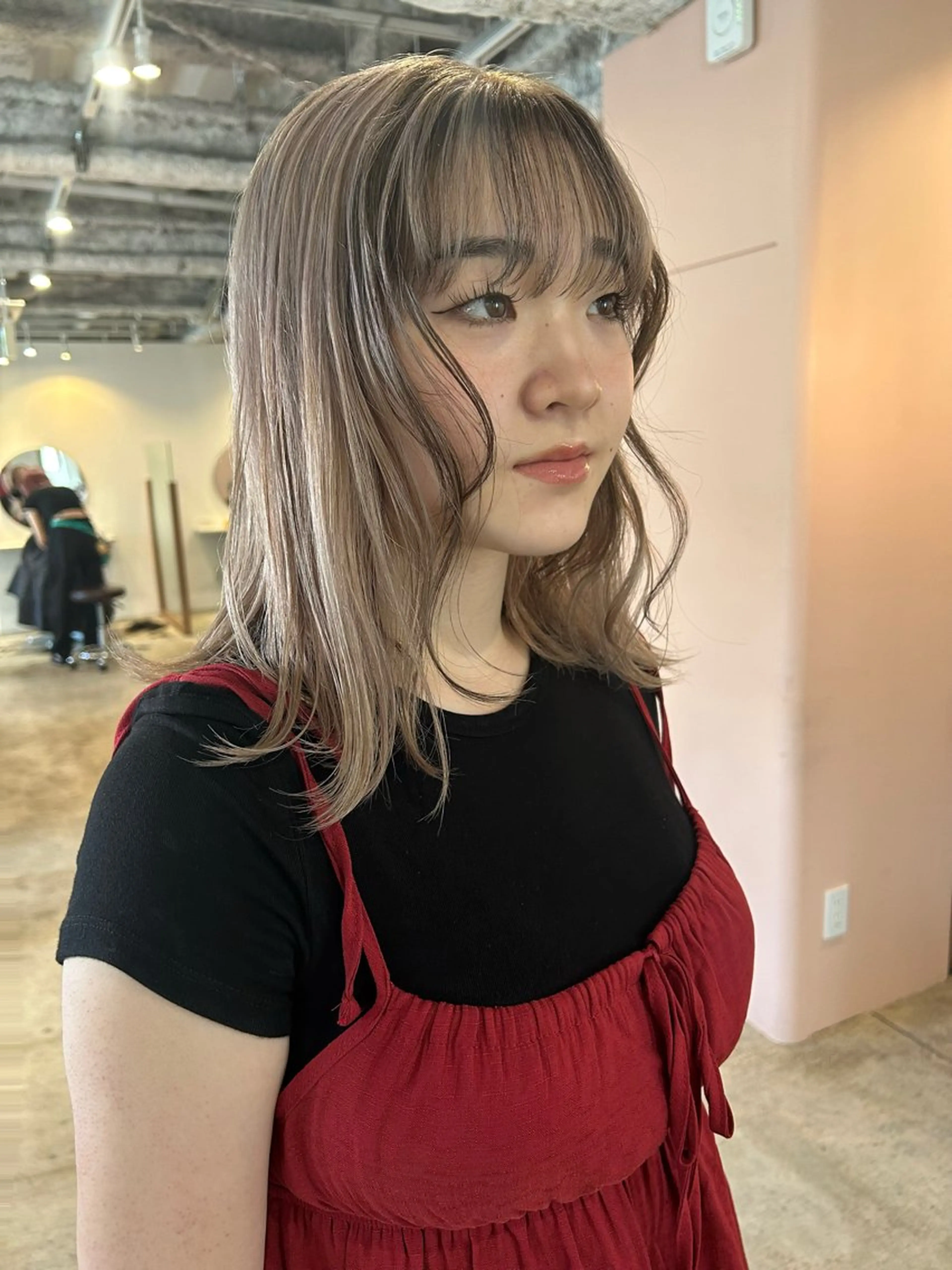 セミロング カラー ヘアアレンジ ミストバング ブリーチ  フェイスフレーミング ハイトーンカラー 🎀suzuna 透明感colorのヘアスタイル
