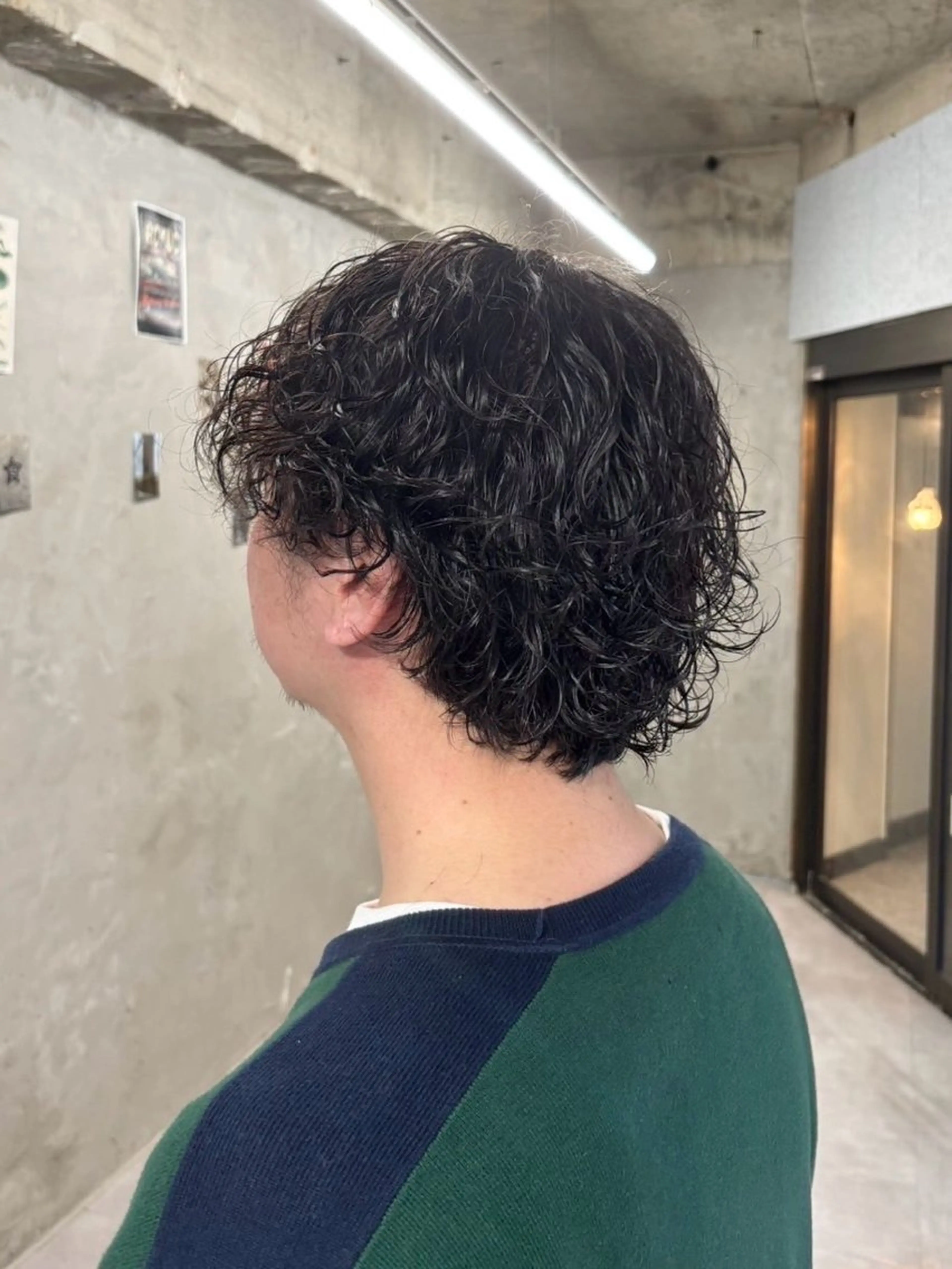 ショート パーマ メンズ メンズパーマ 波巻きパーマ スパイラルパーマ カット パーマ トリートメント door white hideのヘアスタイル