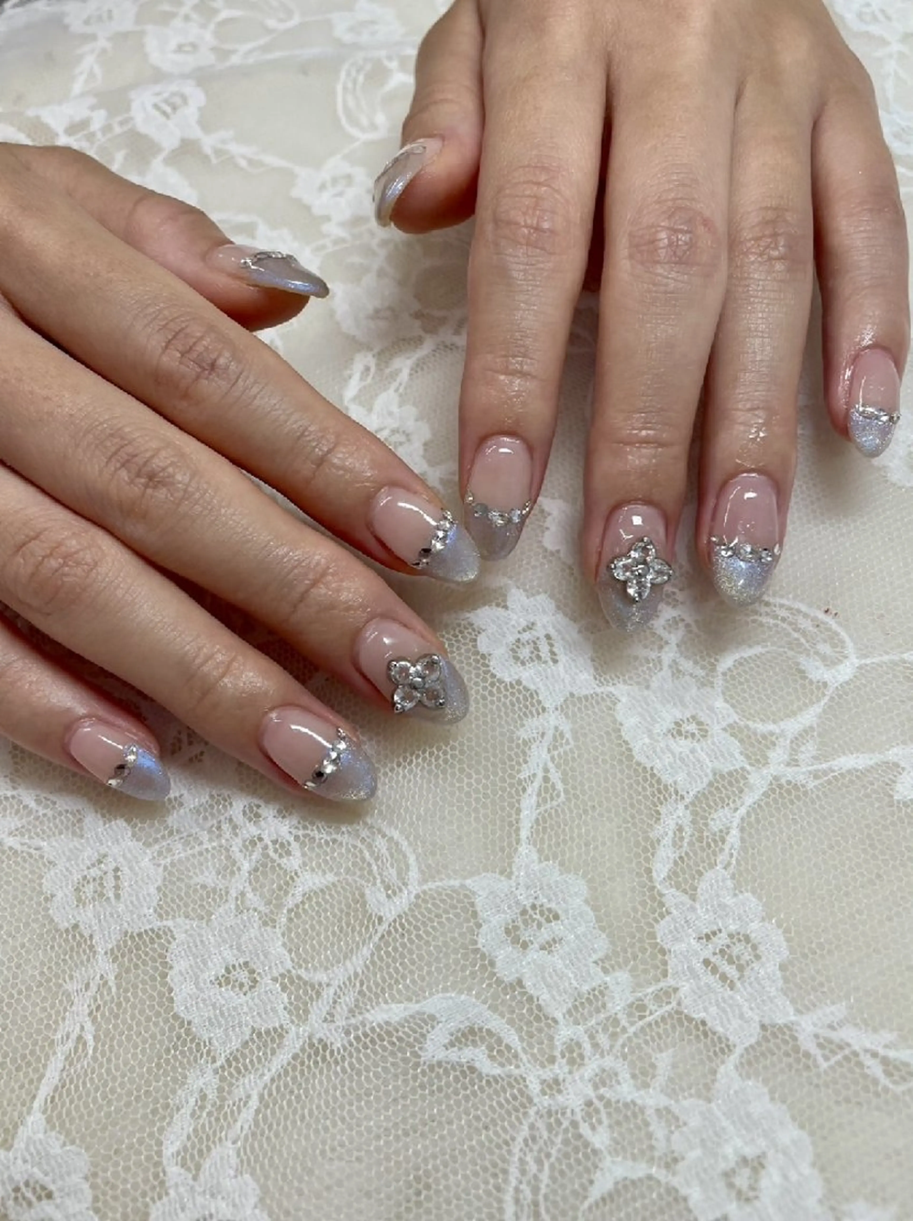 ネイル アートネイル フレンチネイル キラキラネイル 水色 ワンホンネイル ハンドネイル ハンドケア 心斎橋Salon Epokkuのネイルデザイン