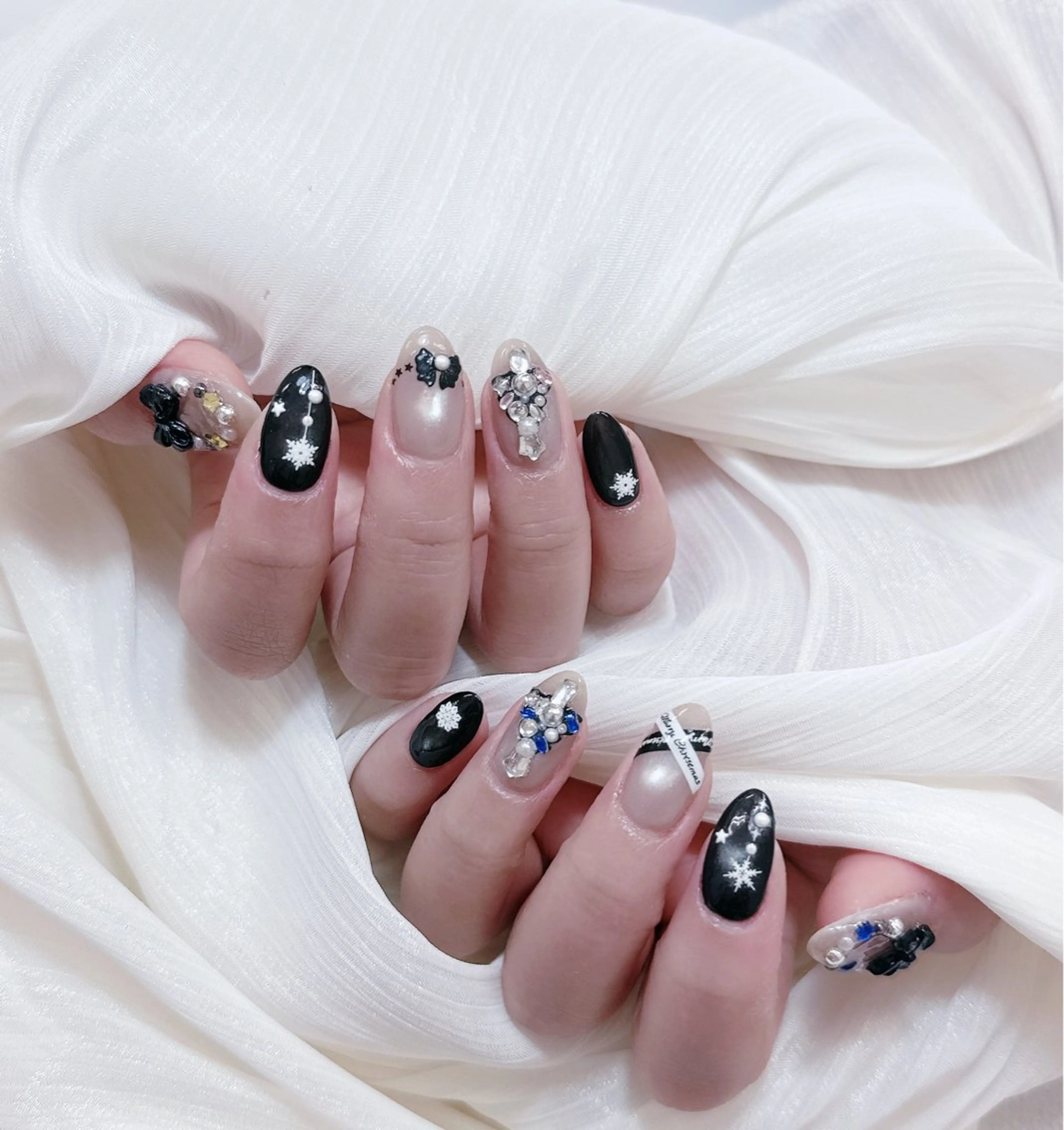 ネイル チークネイル フレンチネイル グラデーション 氷ネイル・うるうるネイル キラキラネイル 陳 rinaのネイルデザイン