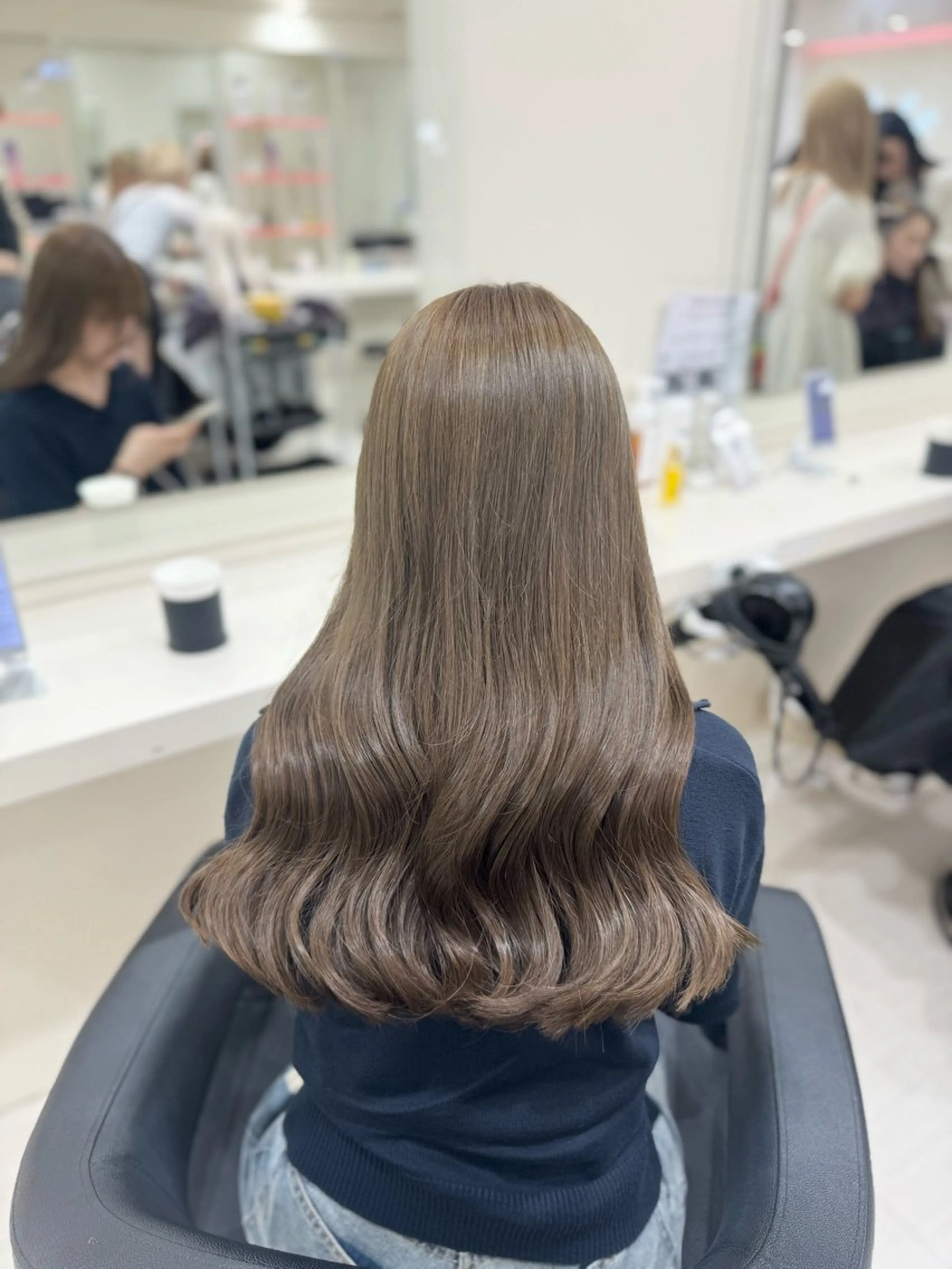 ロング カラー ヘアカラー トリートメント 🤍韓国大人っぽ ベージュMAI🤍のヘアスタイル