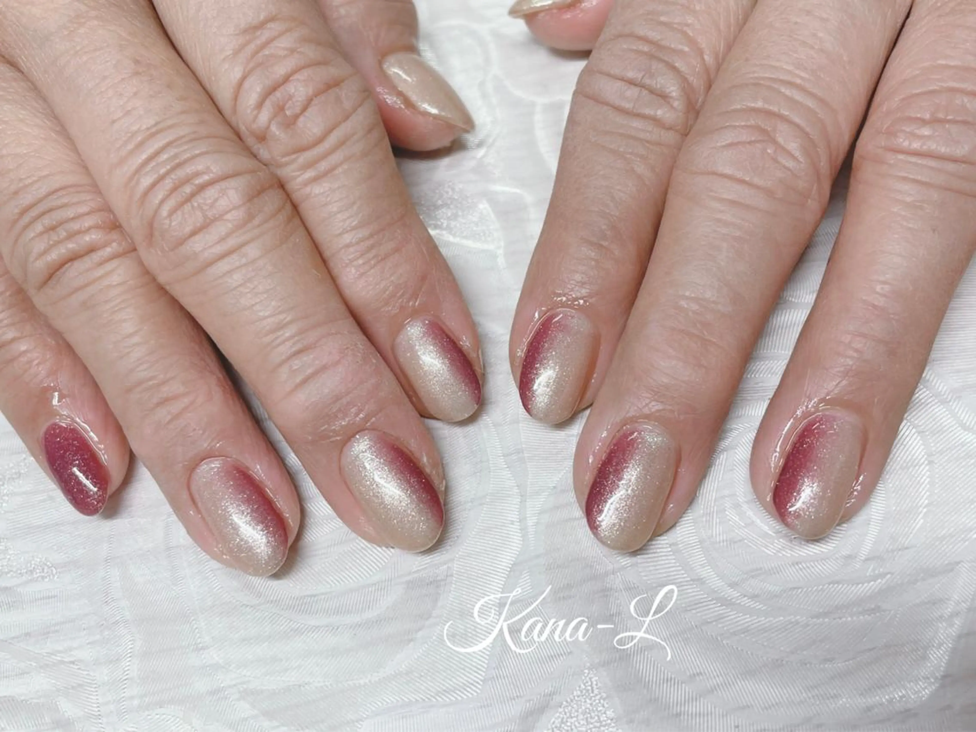 カラー ネイル グラデーションカラー グラデーション 芦辺 香奈のネイルデザイン