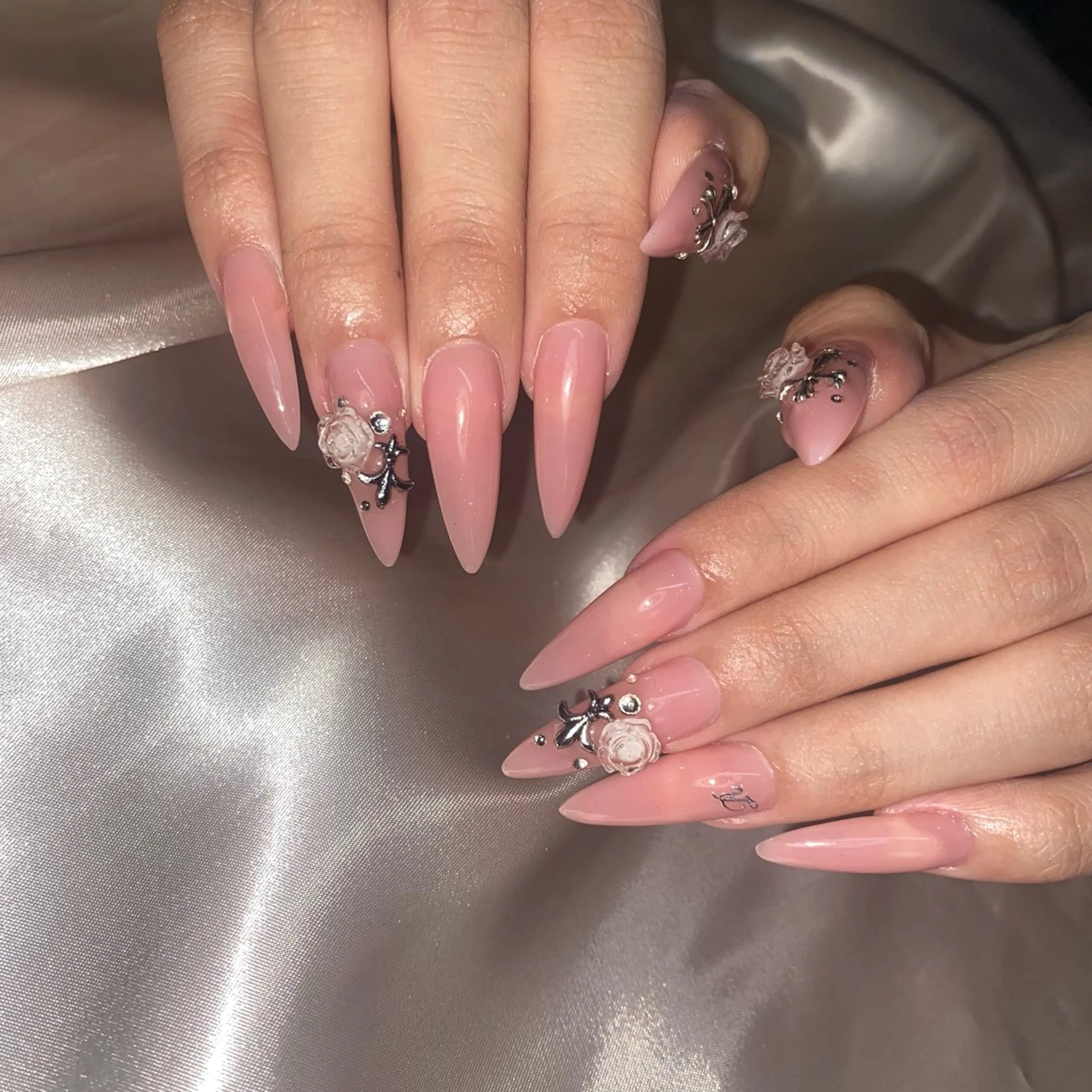 ネイル ハンドネイル la vie Luire ｱｽｶのネイルデザイン