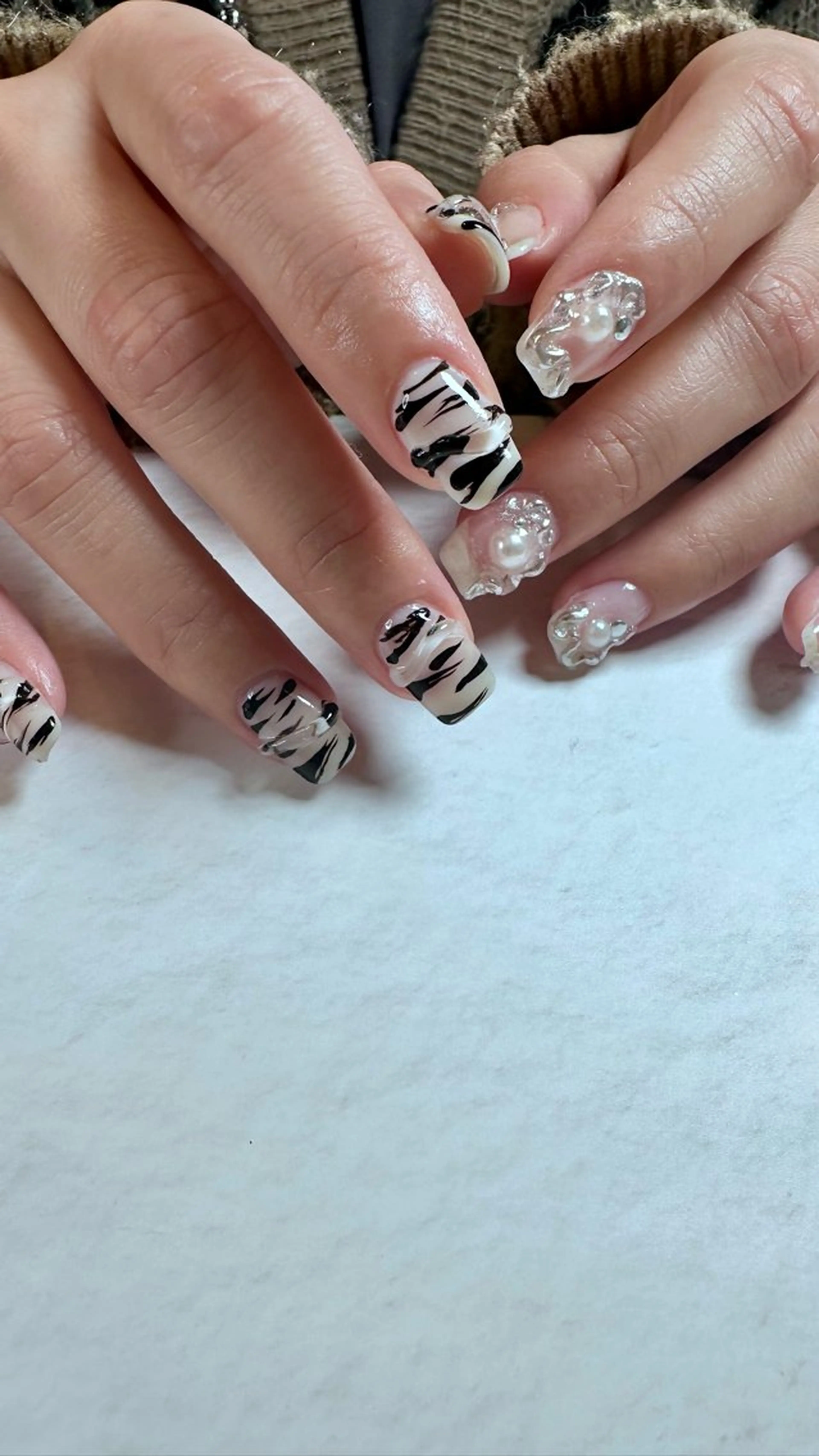 ネイル ニュアンスネイル ハンドネイル ハンドケア Atelier Ariのネイルデザイン