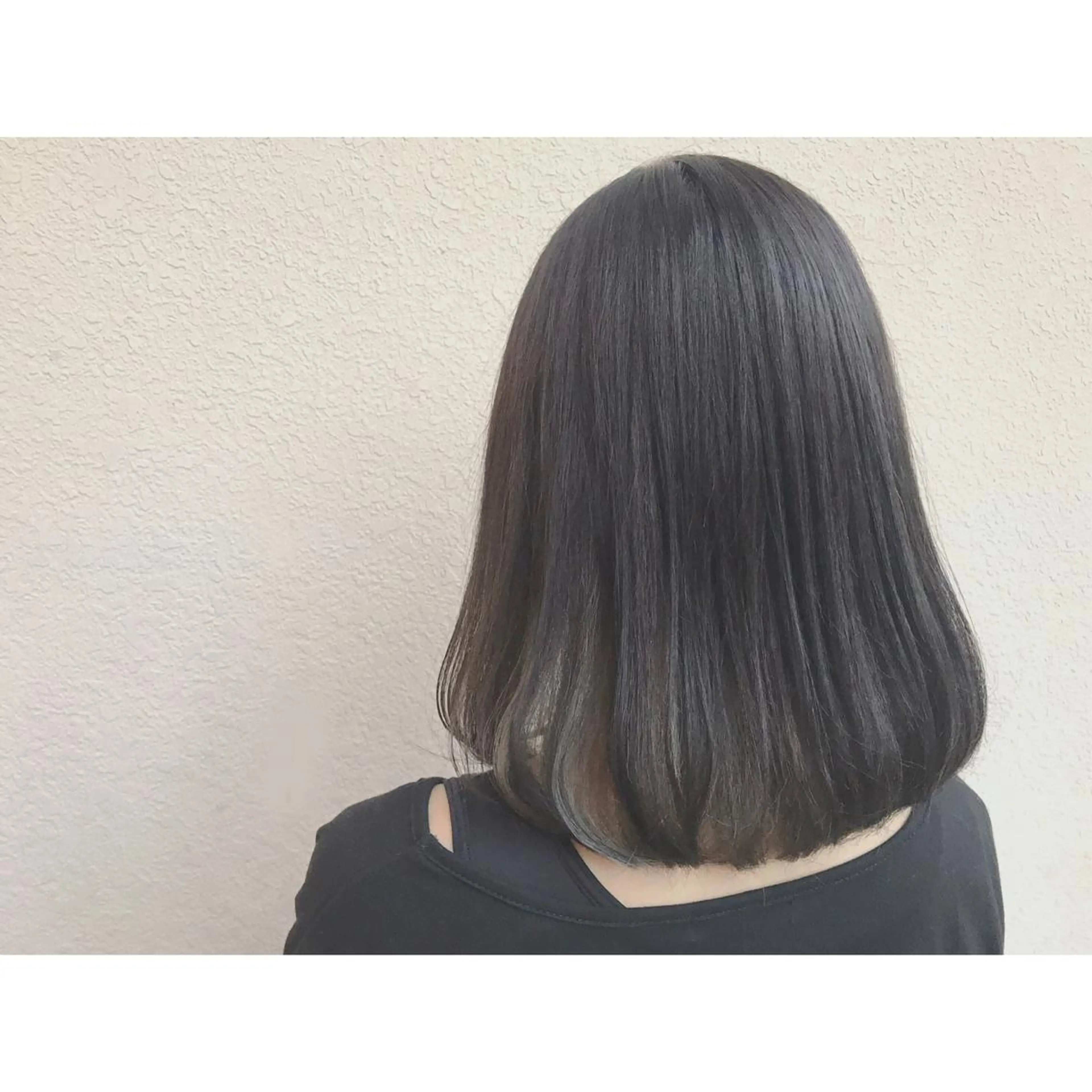 ミディアム カラー 切りっぱなしボブ グレージュ インナーカラー ボブ タンバルモリ なかにし まゆみのヘアスタイル