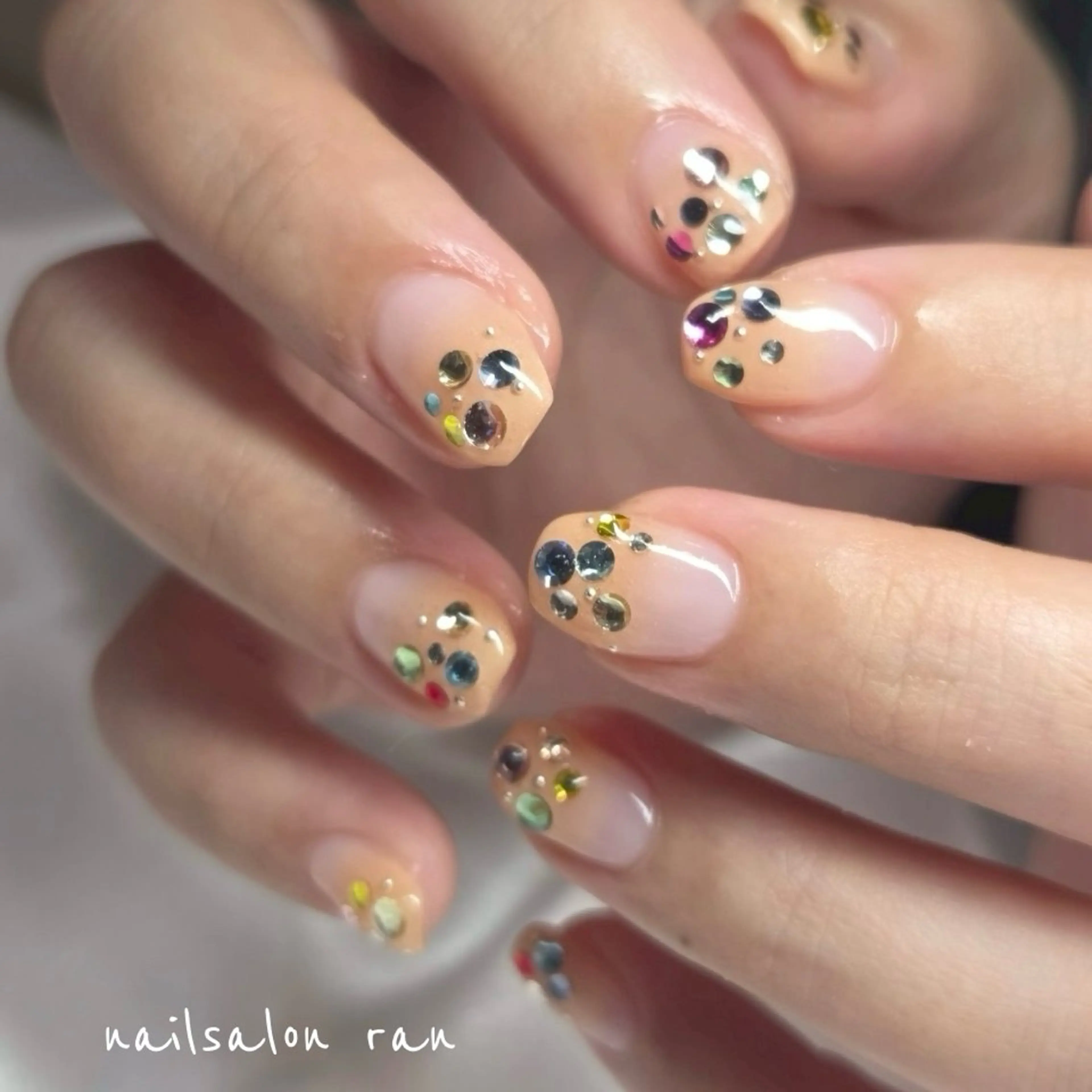 ネイル フレンチネイル ストーンネイル ハンドネイル ハンドケア nailsalon ranのネイルデザイン