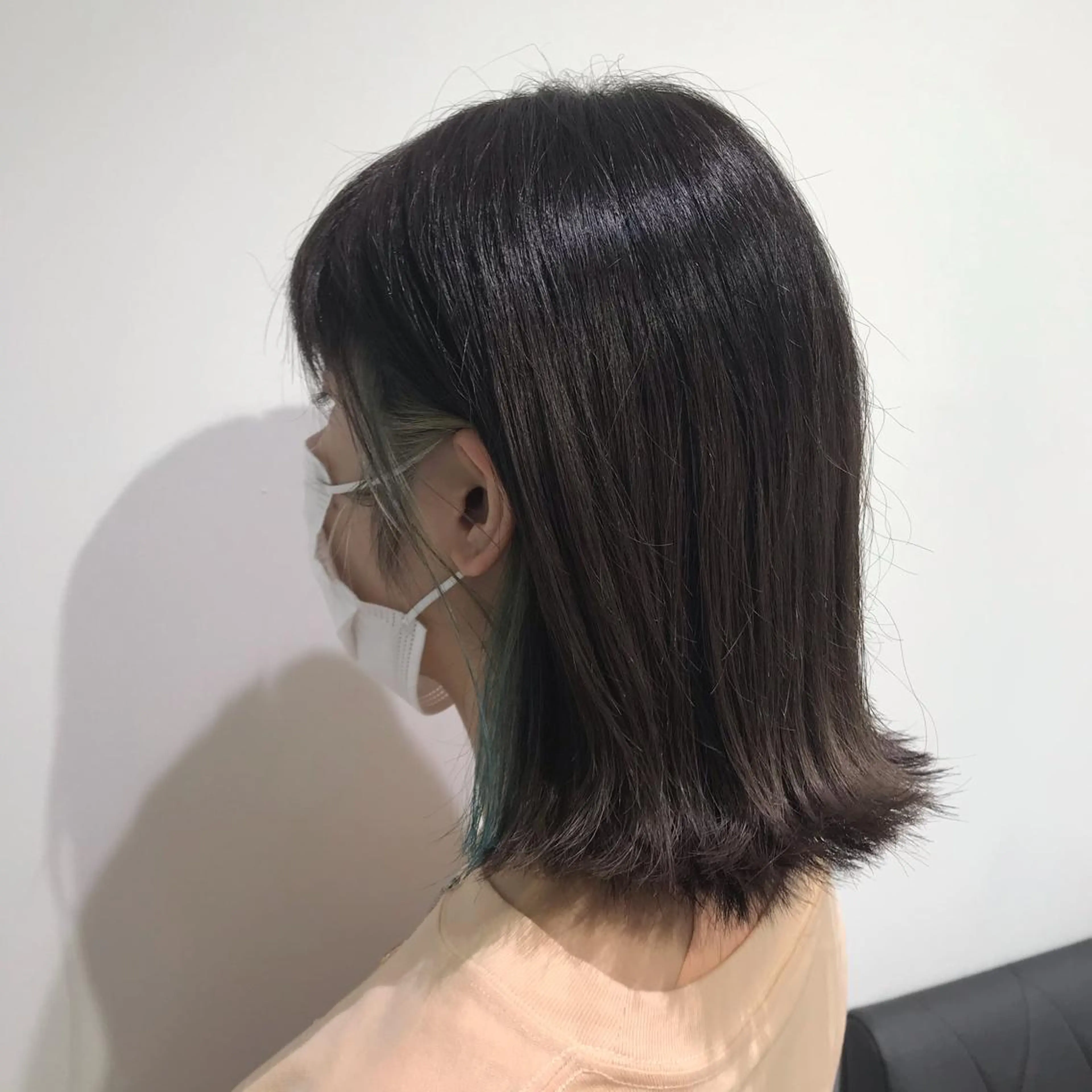 ミディアム カラー ブリーチ ブルーカラー イヤリングカラー グレージュ ラベンダーカラー ヘアカラー トリートメント 【暖色カラー特化】 中山由梨のヘアスタイル