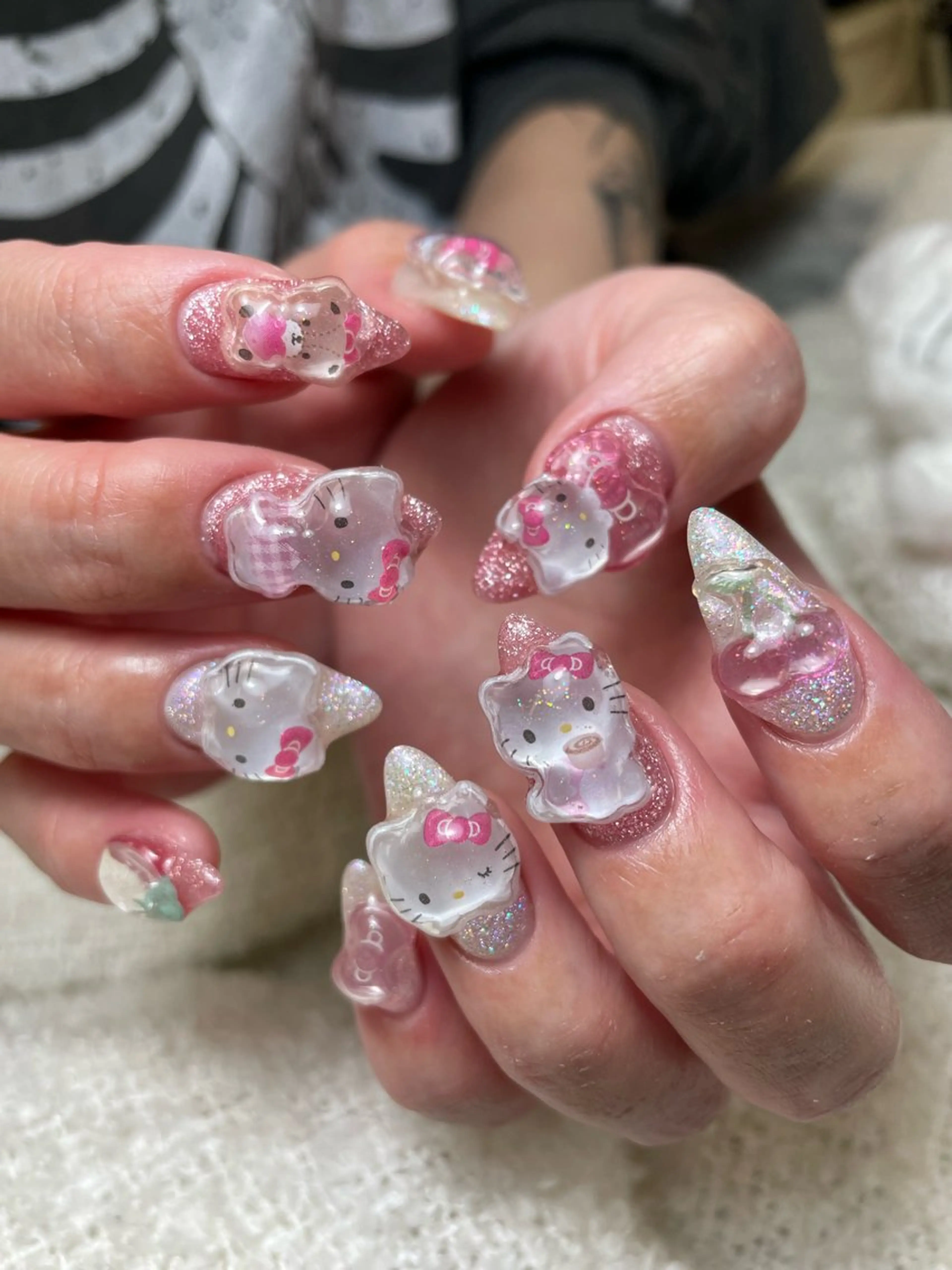 ネイル 持ち込み ハンドネイル Hisaka Mikiのネイルデザイン