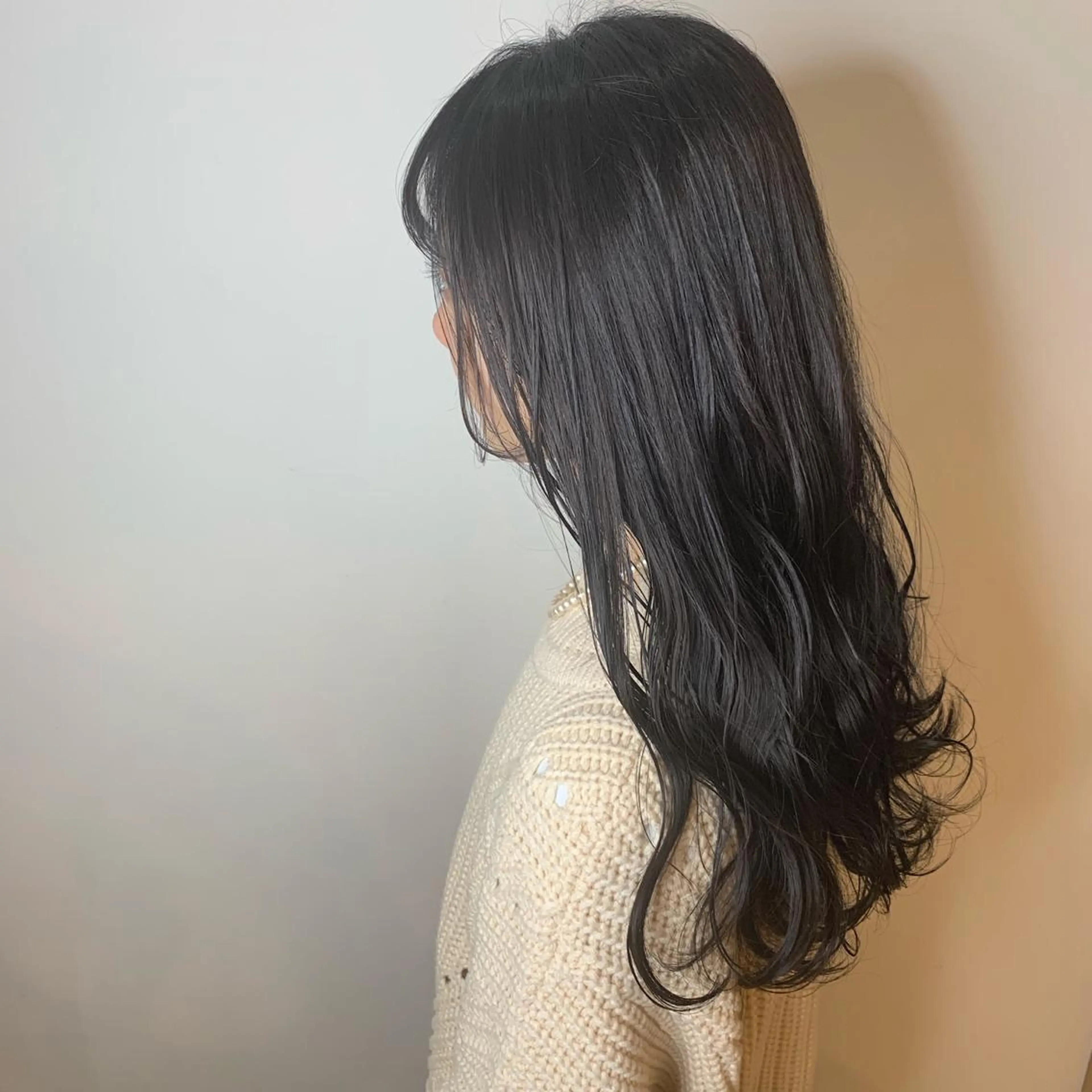 ロング カラー 透明感カラー シルバー マツオカ マコのヘアスタイル