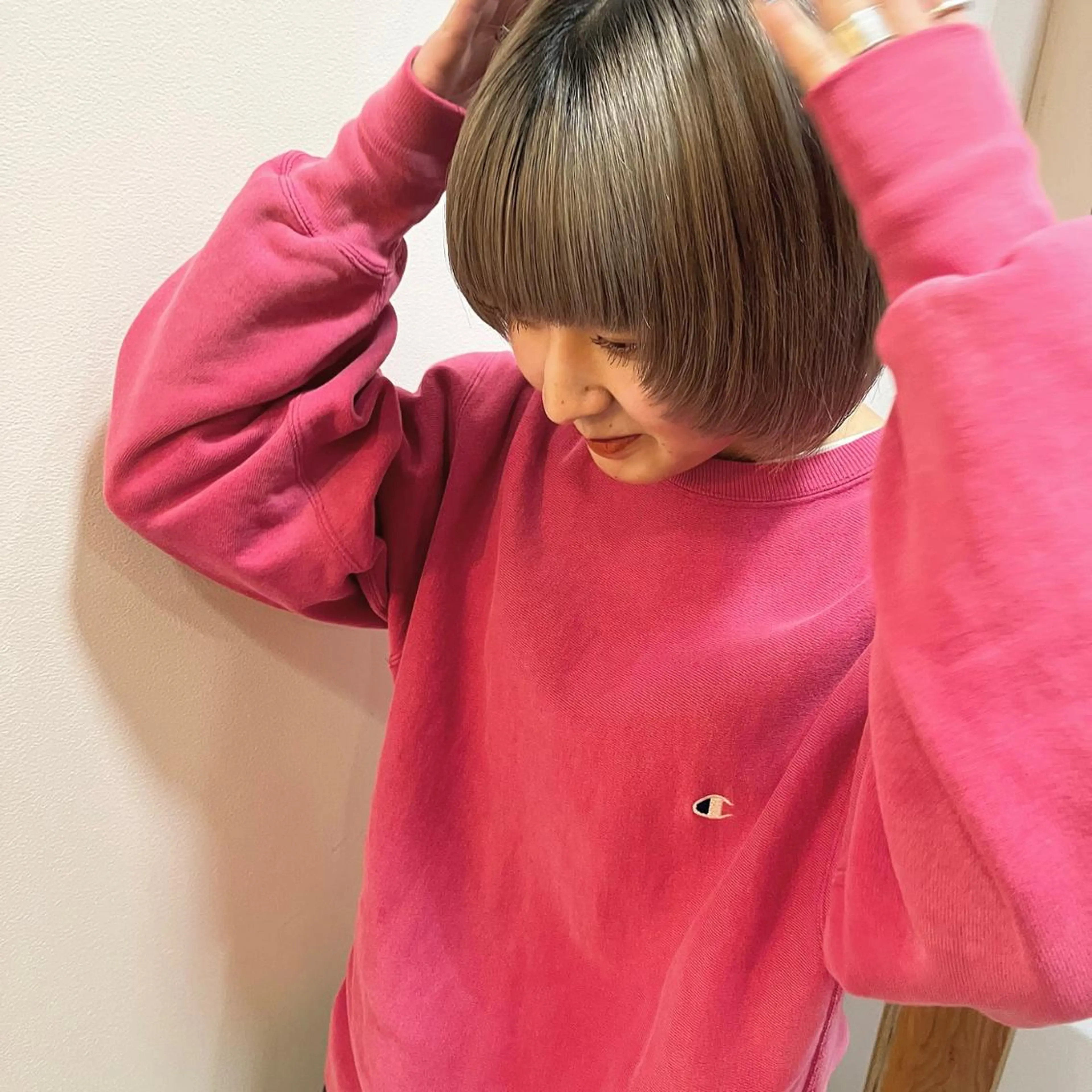 ミディアム ボブ 顔まわりレイヤー 顔周りカット レイヤーカット 仲村 夏希のヘアスタイル