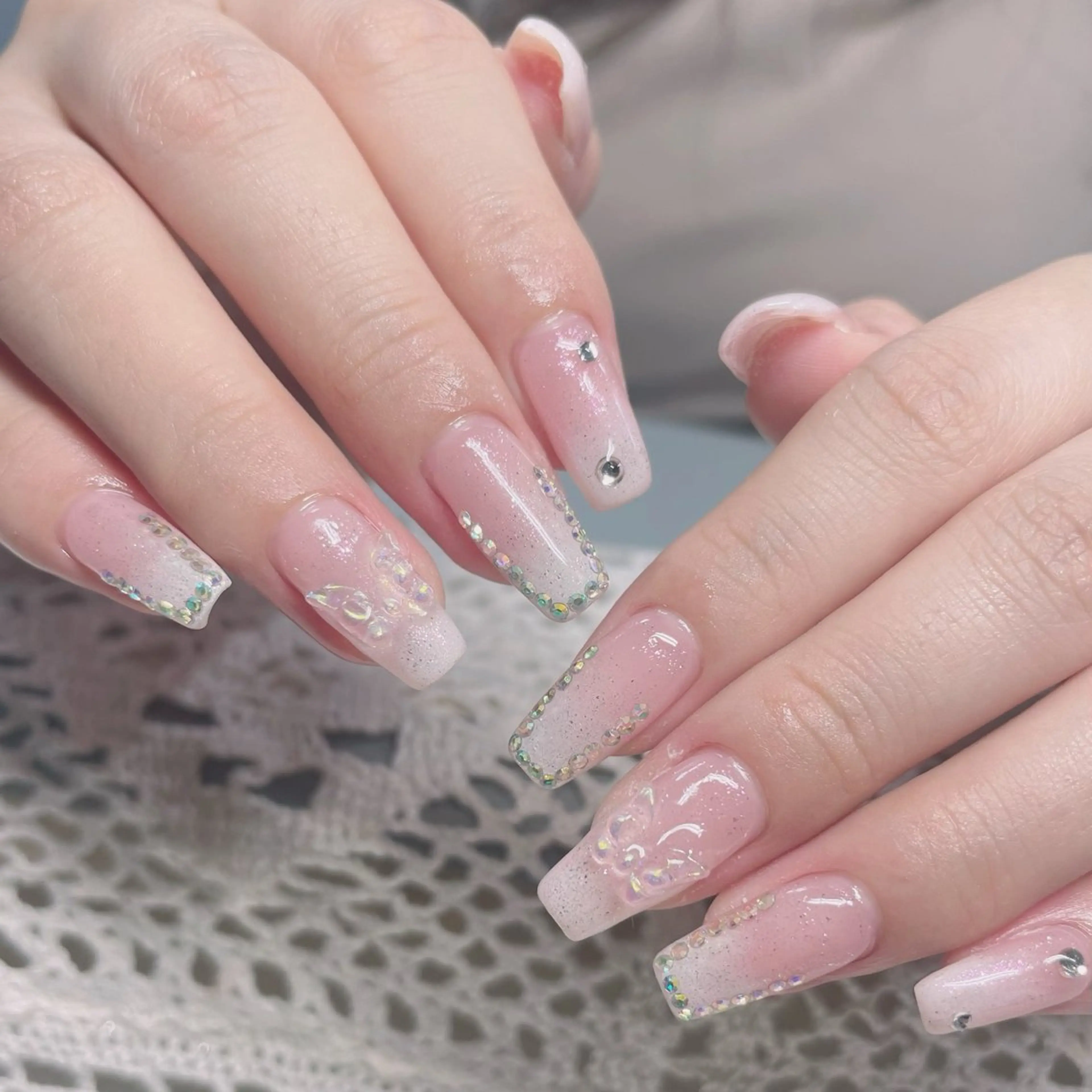 ネイル オーロラネイル ピンク シンプルネイル ハンドネイル C C🌼のネイルデザイン