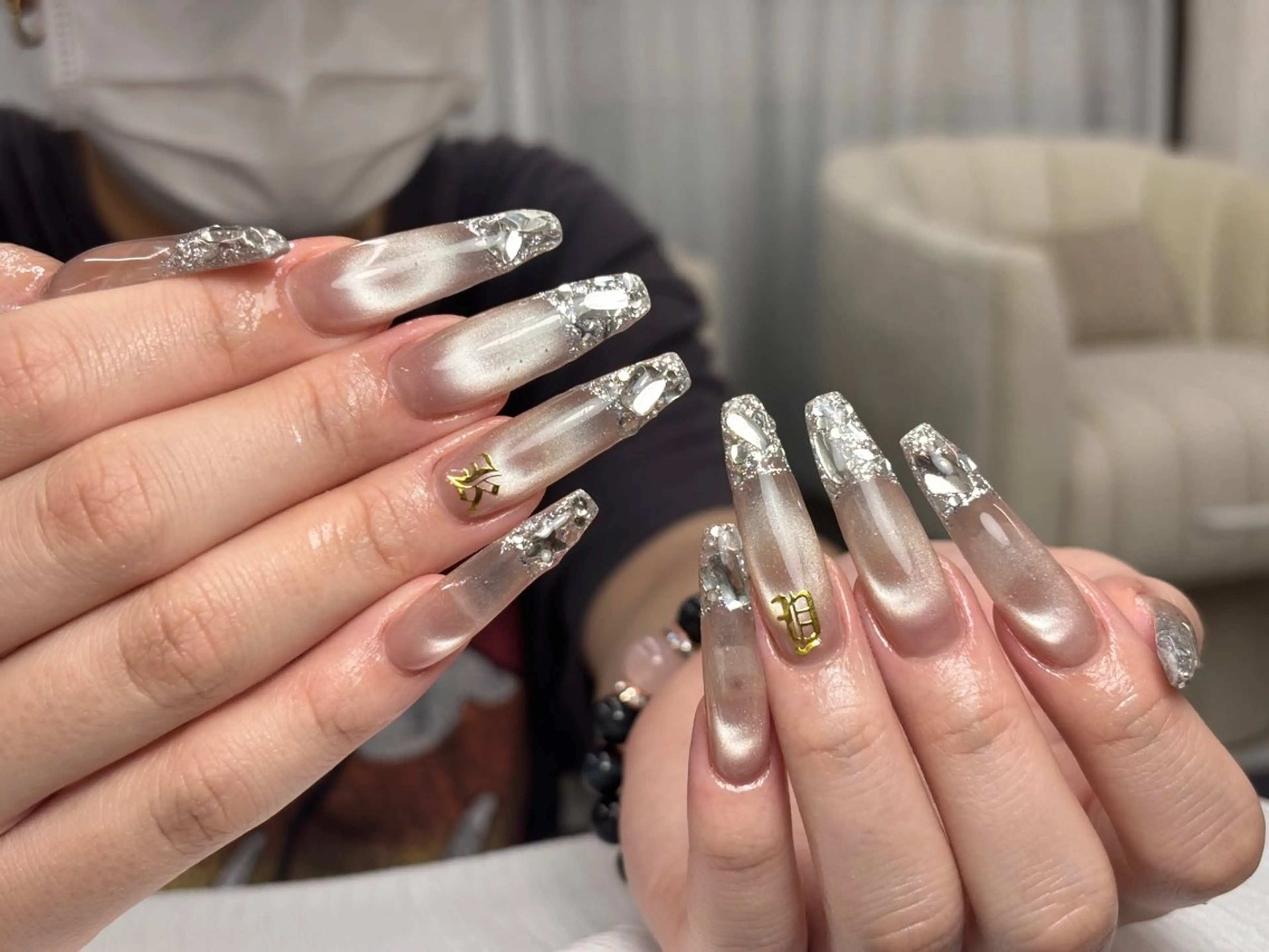 ロング ハンドネイル トゥー フエンのネイルデザイン