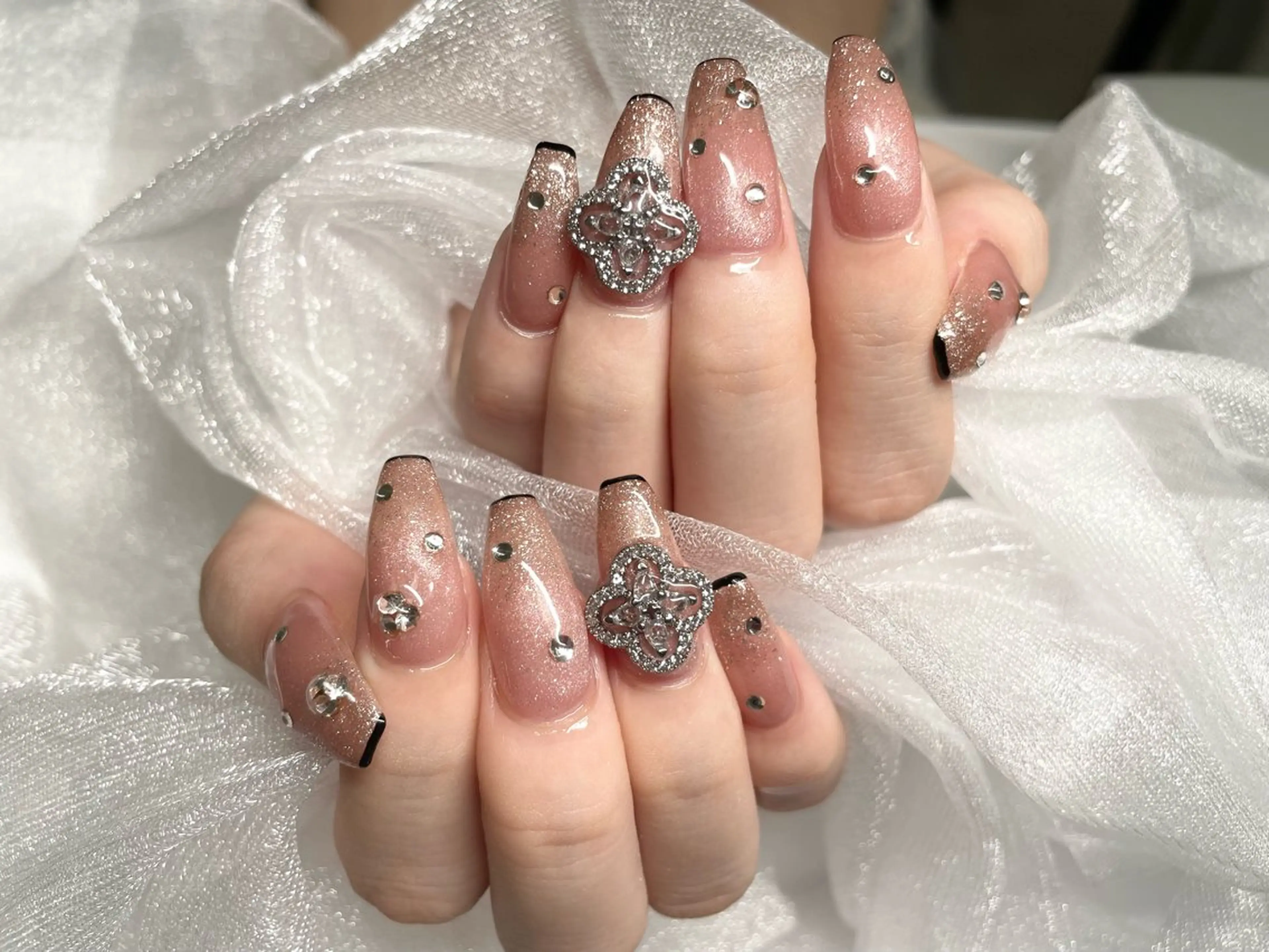 ネイル ハンドネイル Roi〈ロワ〉 Minakoのネイルデザイン