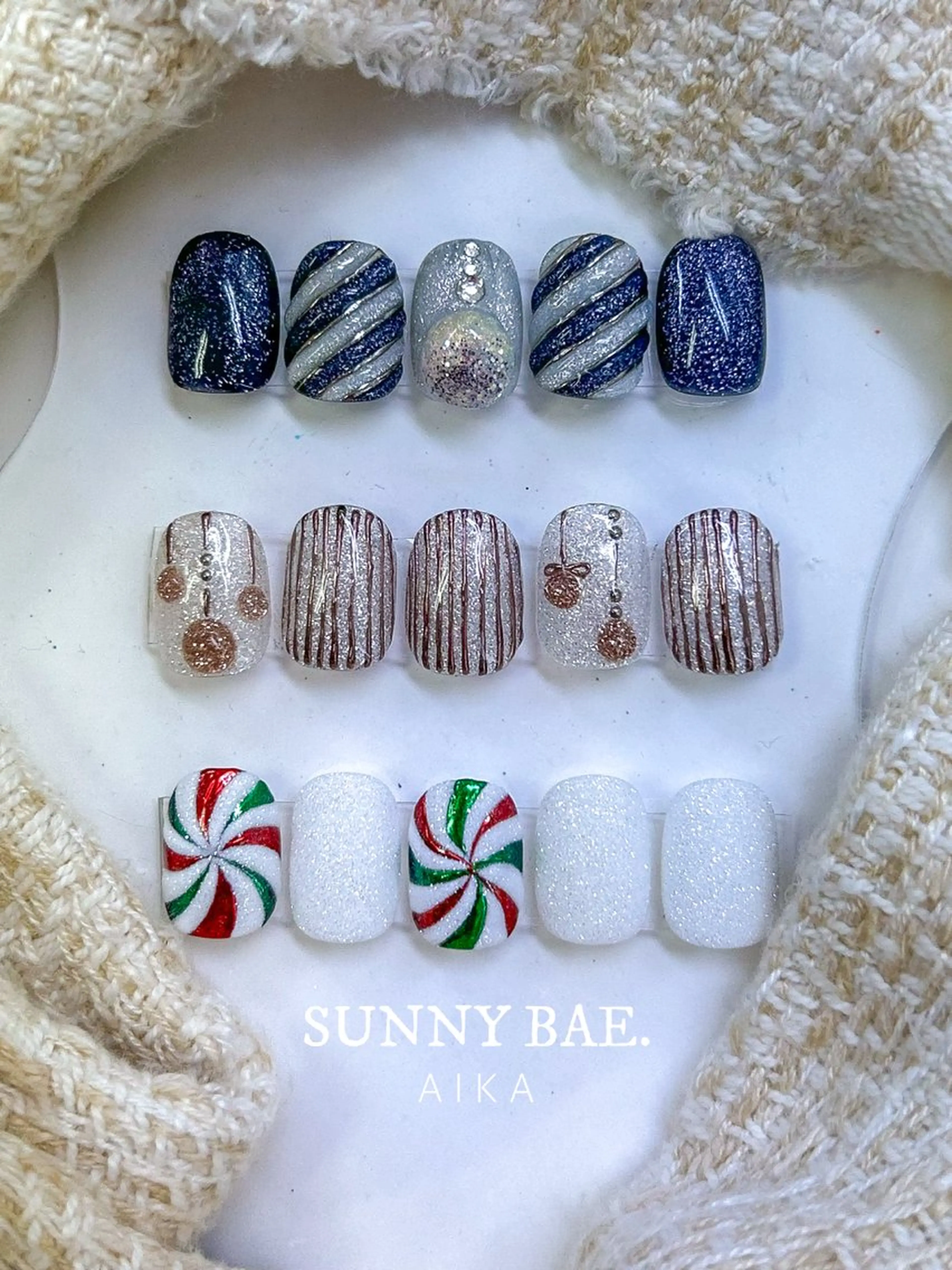 ネイル マグネットネイル ミラーネイル 冬ネイル クリスマス Made By AIKAのネイルデザイン