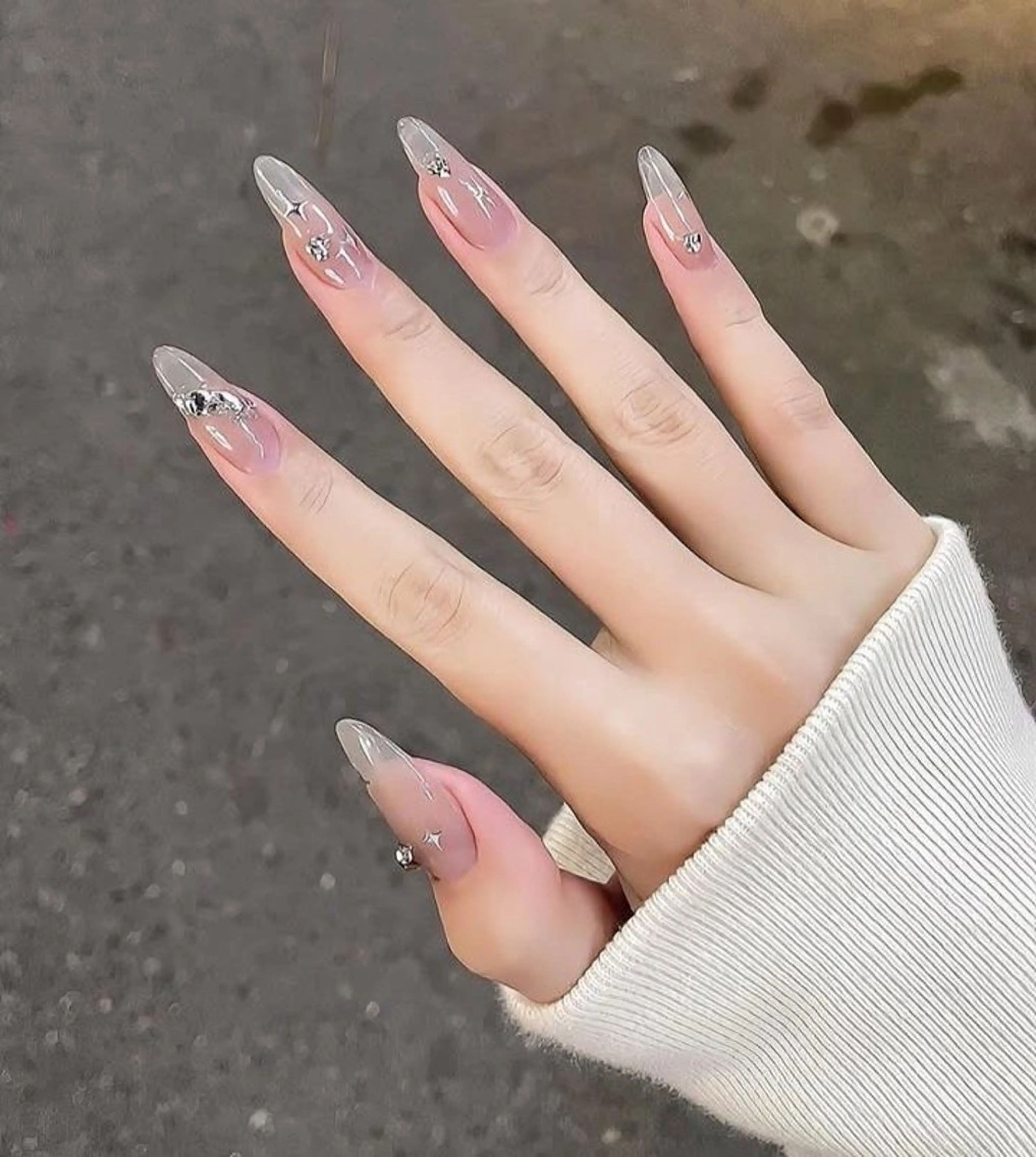 カラー グラデーションカラー ピンクカラー ハンドネイル AIN Nailのネイルデザイン