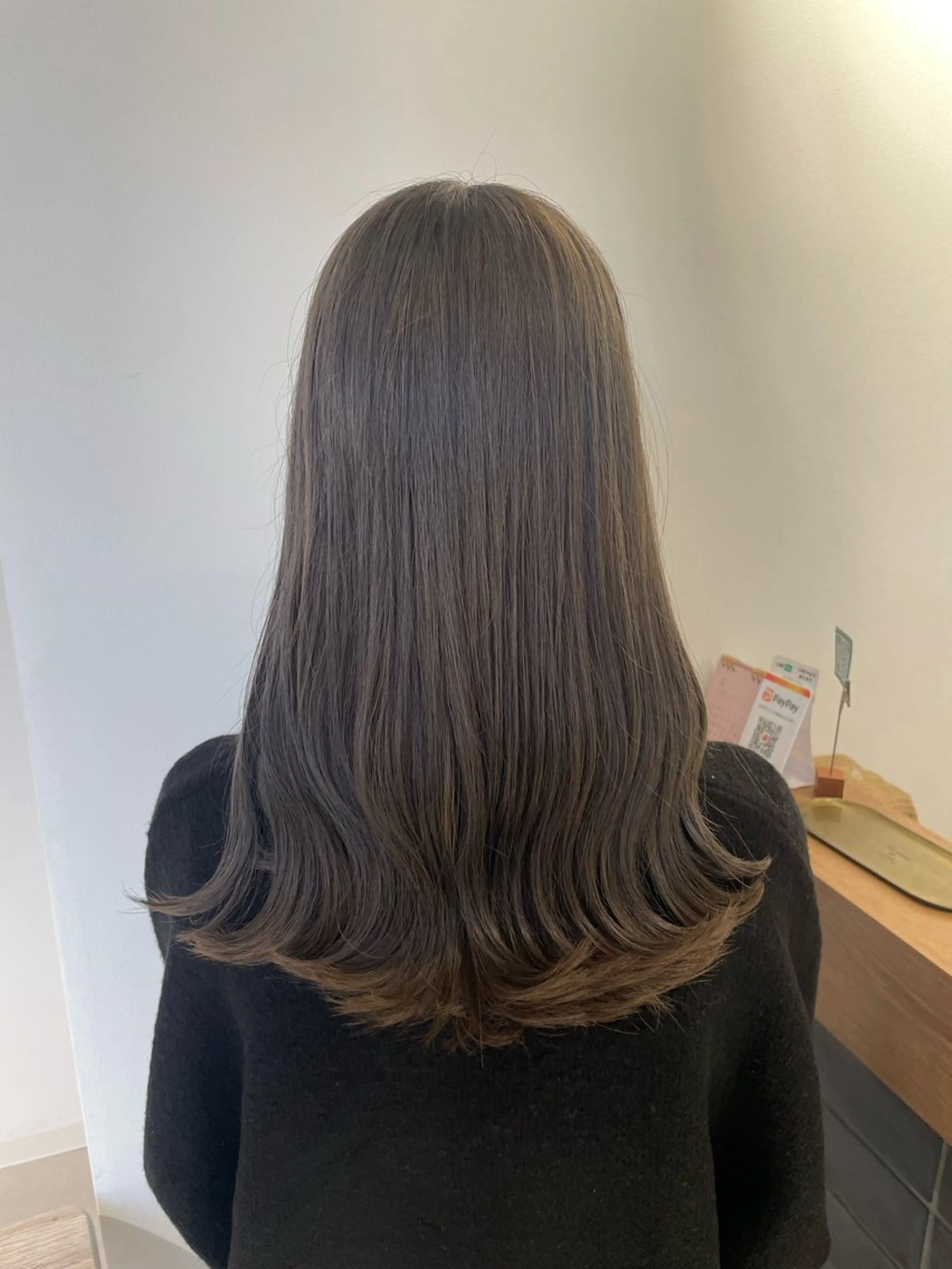 ロング カラー イヌマル アユ / Fier umedaのヘアスタイル