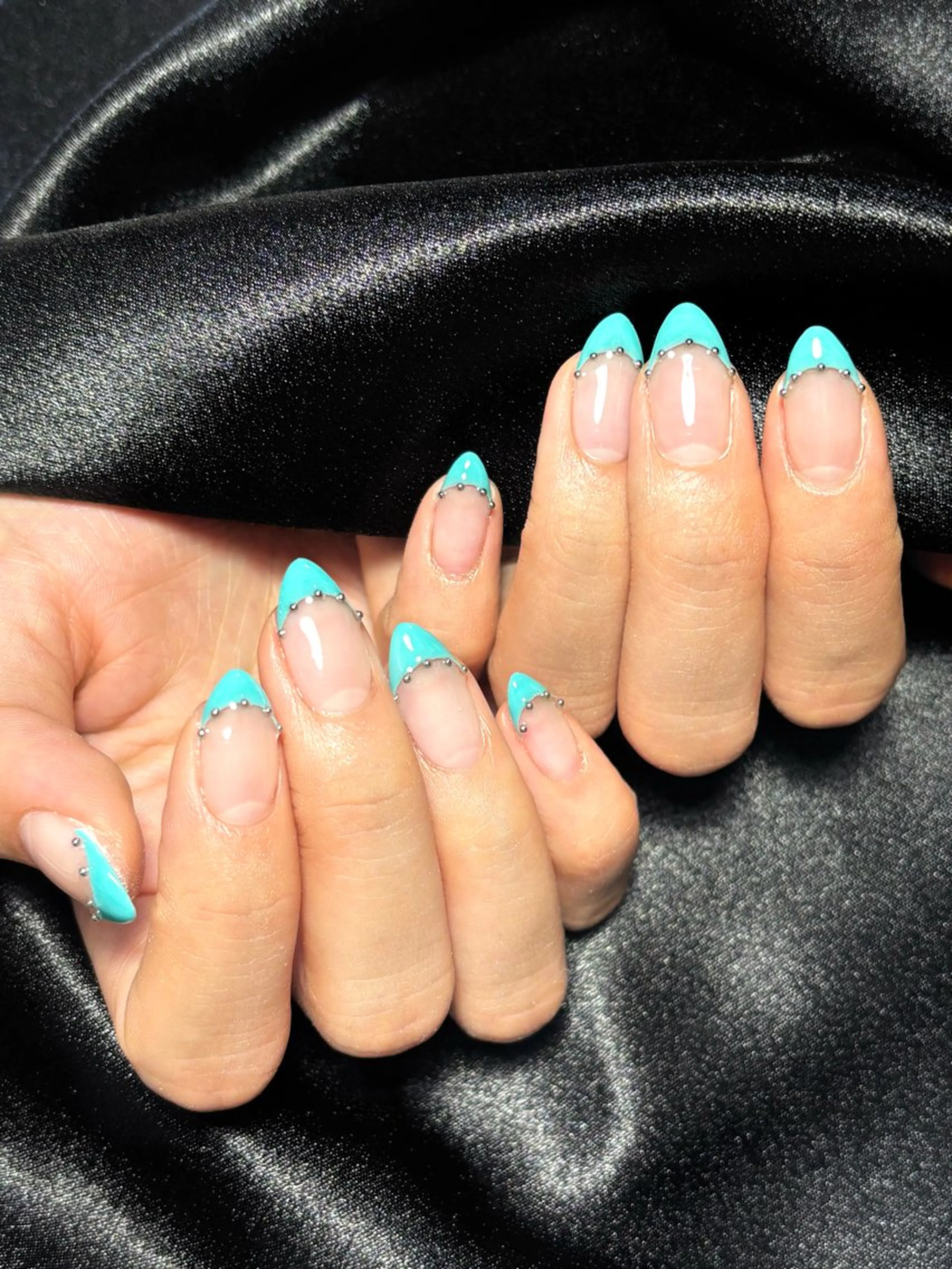 ネイル フレンチネイル 持ち込み る るのネイルデザイン